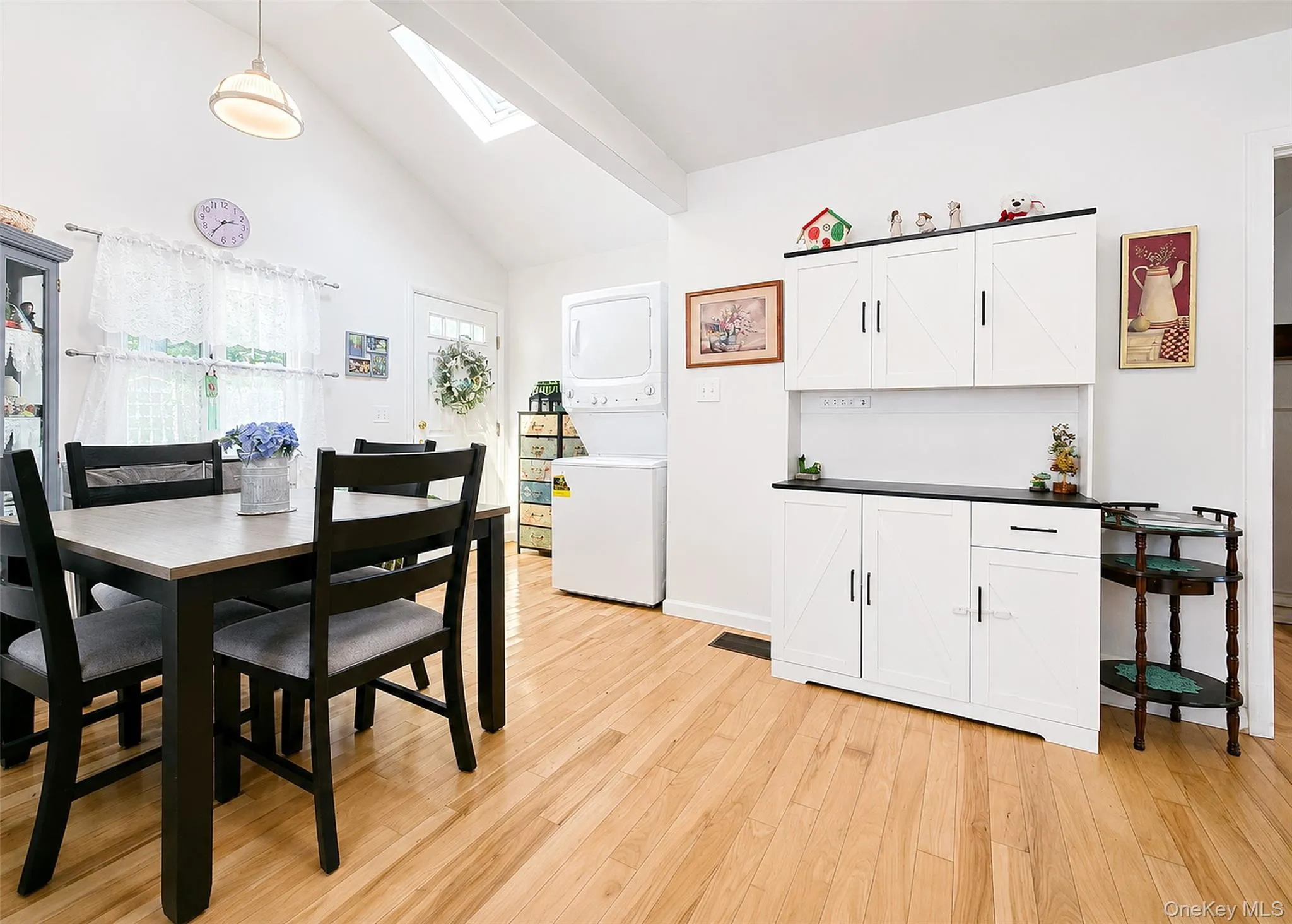11 Cooke Avenue, Brookhaven, NY, 2 Bedrooms Bedrooms, 4 Rooms Rooms,1 BathroomBathrooms,Residential,For Rent,Cooke,0,1031192 11 Cooke Avenue, Brookhaven, NY, 2 Bedrooms Bedrooms, 4 Rooms Rooms,1 BathroomBathrooms,Residential,For Rent,Cooke,0,1031192