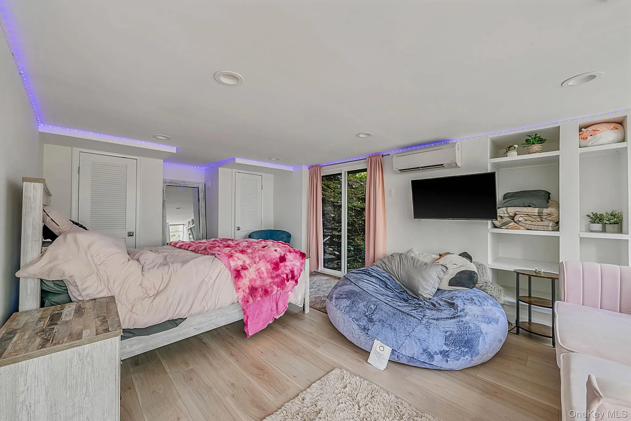 26 Argyle Drive, Huntington, NY, 4 Bedrooms Bedrooms, 8 Rooms Rooms,2 BathroomsBathrooms,Residential,For Rent,Argyle,0,1031196 26 Argyle Drive, Huntington, NY, 4 Bedrooms Bedrooms, 8 Rooms Rooms,2 BathroomsBathrooms,Residential,For Rent,Argyle,0,1031196