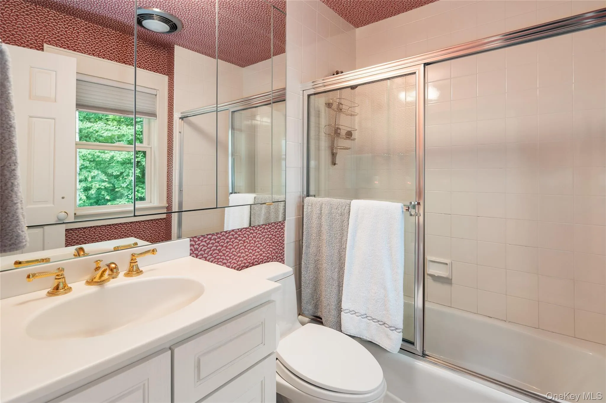 The ensuite bathroom. The ensuite bathroom.
