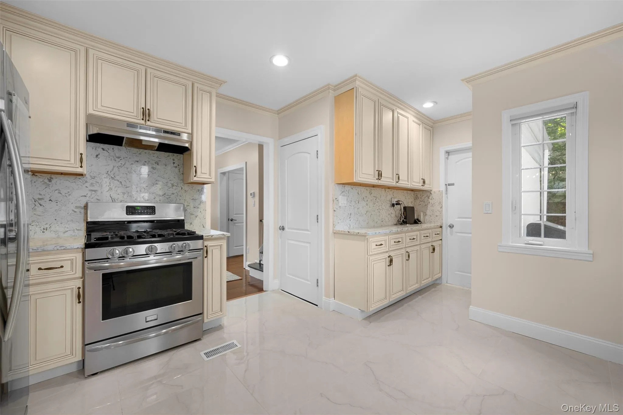 6 Brookbridge Road, North Hempstead, NY, 3 Bedrooms Bedrooms, 9 Rooms Rooms,2 BathroomsBathrooms,Residential,For Rent,Brookbridge,0,1031199 6 Brookbridge Road, North Hempstead, NY, 3 Bedrooms Bedrooms, 9 Rooms Rooms,2 BathroomsBathrooms,Residential,For Rent,Brookbridge,0,1031199