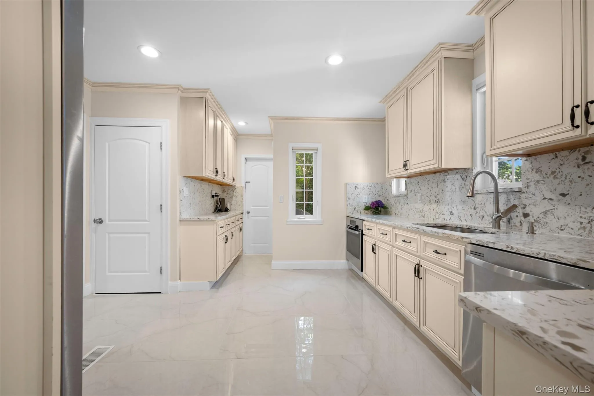 6 Brookbridge Road, North Hempstead, NY, 3 Bedrooms Bedrooms, 9 Rooms Rooms,2 BathroomsBathrooms,Residential,For Rent,Brookbridge,0,1031199 6 Brookbridge Road, North Hempstead, NY, 3 Bedrooms Bedrooms, 9 Rooms Rooms,2 BathroomsBathrooms,Residential,For Rent,Brookbridge,0,1031199