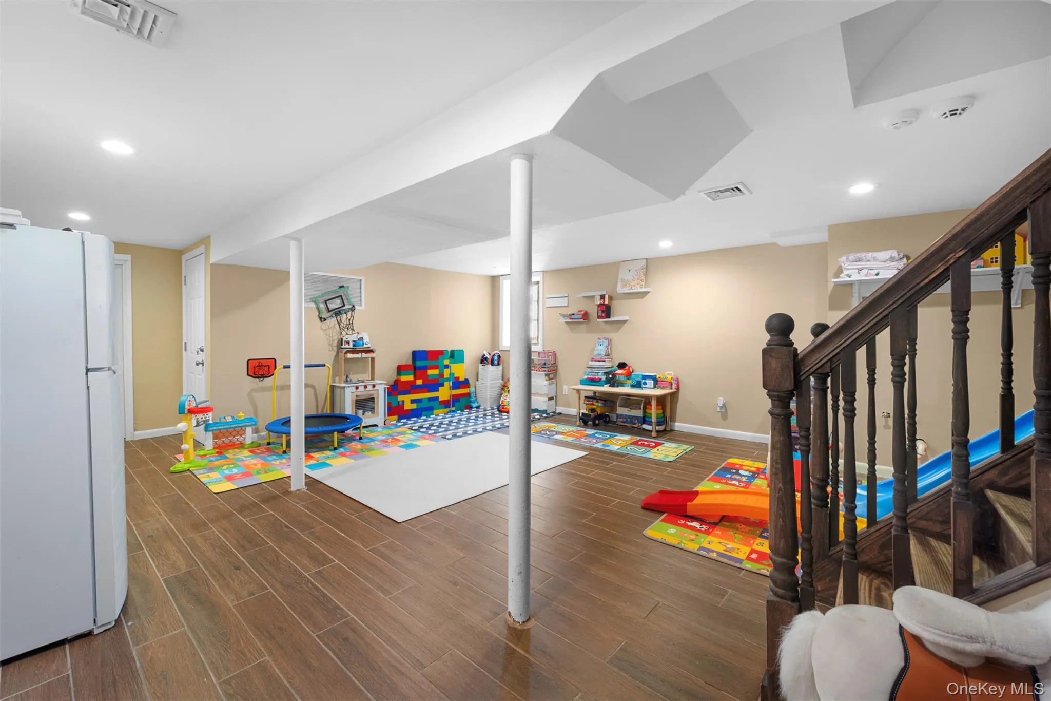 6 Brookbridge Road, North Hempstead, NY, 3 Bedrooms Bedrooms, 9 Rooms Rooms,2 BathroomsBathrooms,Residential,For Rent,Brookbridge,0,1031199 6 Brookbridge Road, North Hempstead, NY, 3 Bedrooms Bedrooms, 9 Rooms Rooms,2 BathroomsBathrooms,Residential,For Rent,Brookbridge,0,1031199