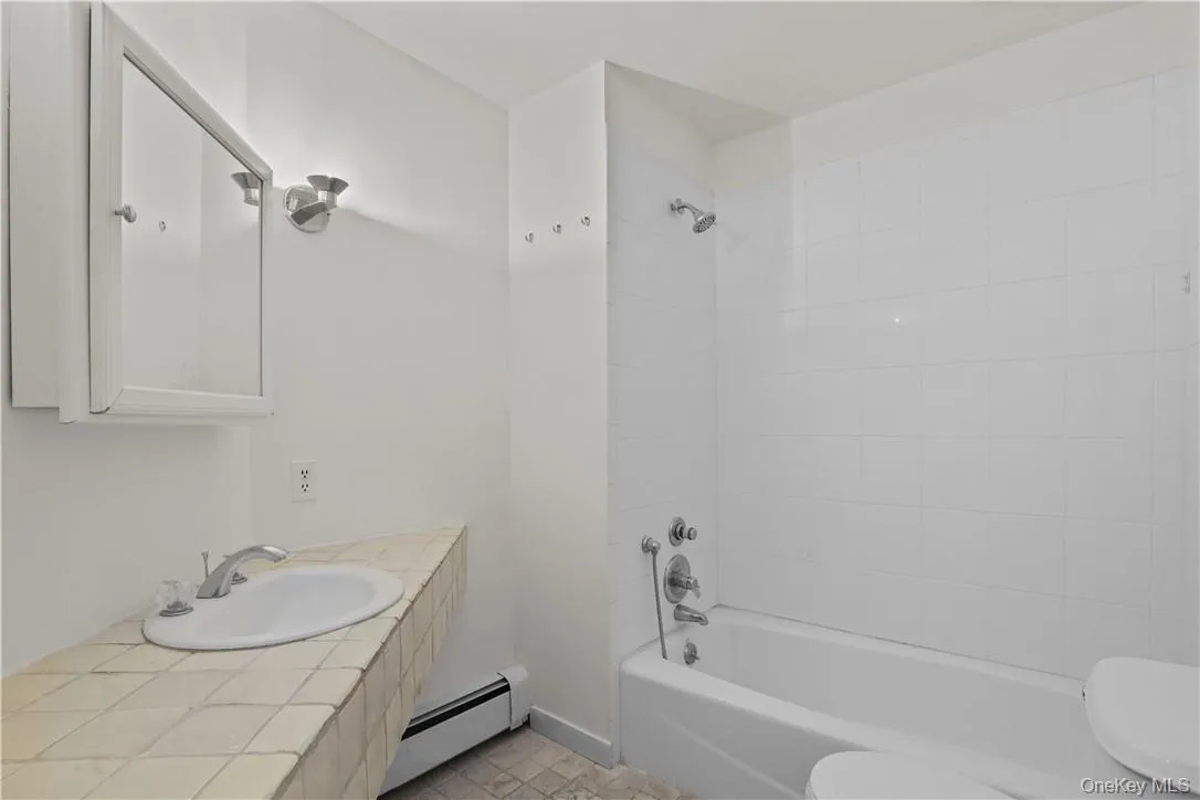 165 Old Post Road, Bedford, NY, 3 Bedrooms Bedrooms, 5 Rooms Rooms,2 BathroomsBathrooms,Residential Lease,For Rent,Old Post,0,1031200 165 Old Post Road, Bedford, NY, 3 Bedrooms Bedrooms, 5 Rooms Rooms,2 BathroomsBathrooms,Residential Lease,For Rent,Old Post,0,1031200