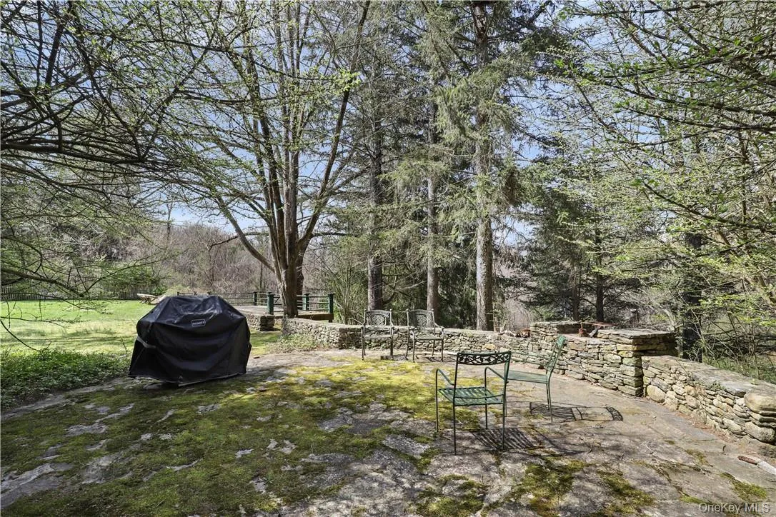 165 Old Post Road, Bedford, NY, 3 Bedrooms Bedrooms, 5 Rooms Rooms,2 BathroomsBathrooms,Residential Lease,For Rent,Old Post,0,1031200 165 Old Post Road, Bedford, NY, 3 Bedrooms Bedrooms, 5 Rooms Rooms,2 BathroomsBathrooms,Residential Lease,For Rent,Old Post,0,1031200
