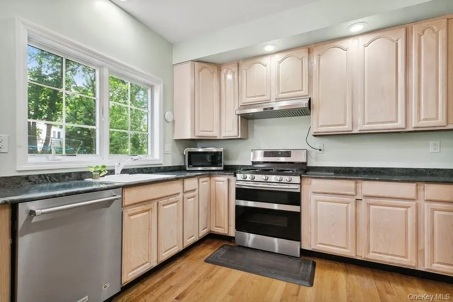 921 Shore Acres Drive, Rye Town, NY, 4 Bedrooms Bedrooms, 8 Rooms Rooms,2 BathroomsBathrooms,Residential Lease,For Rent,Shore Acres,0,1031208 921 Shore Acres Drive, Rye Town, NY, 4 Bedrooms Bedrooms, 8 Rooms Rooms,2 BathroomsBathrooms,Residential Lease,For Rent,Shore Acres,0,1031208