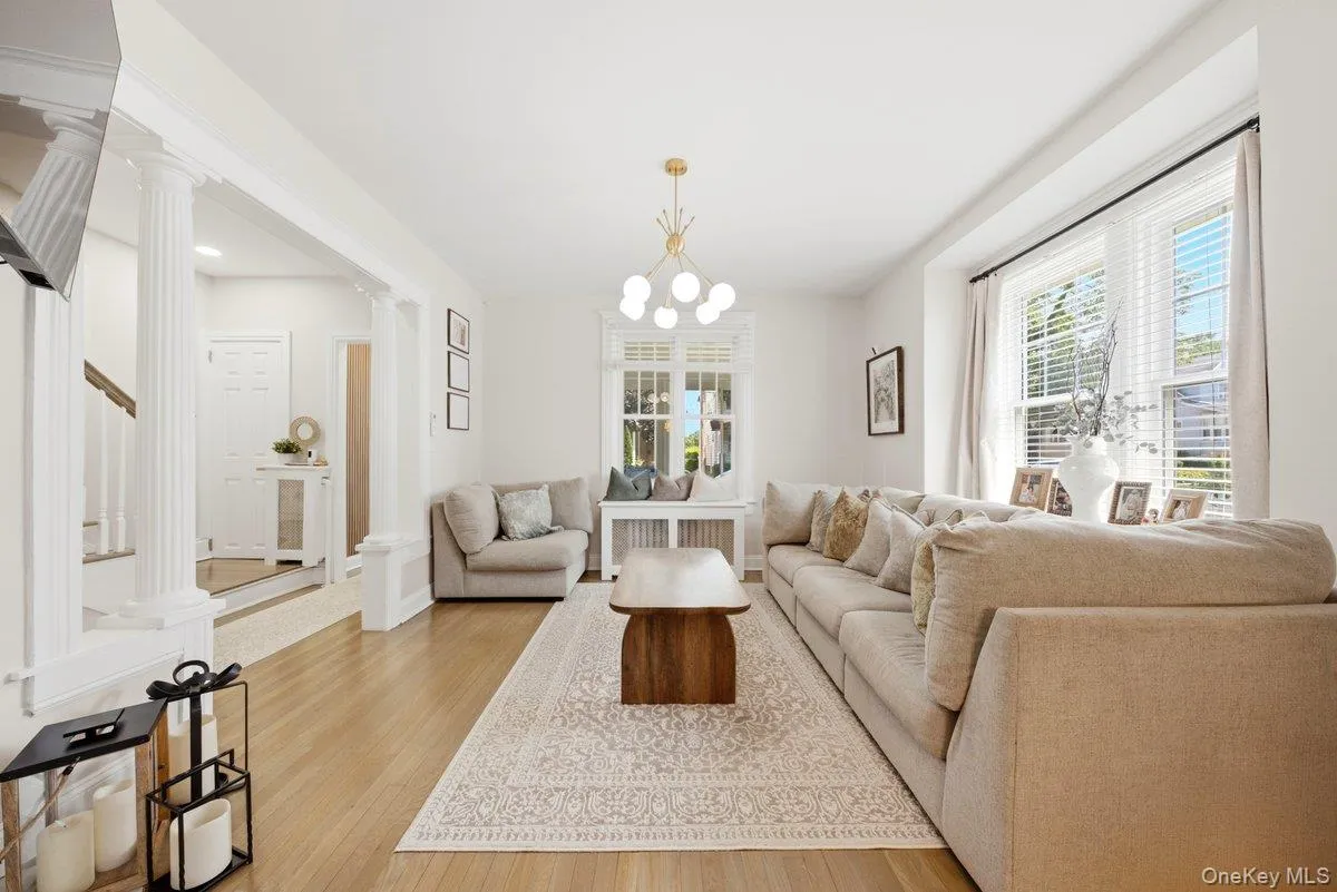 123 Briggs Avenue, Yonkers, NY, 3 Bedrooms Bedrooms, 11 Rooms Rooms,3 BathroomsBathrooms,Residential,For Rent,Briggs,0,1031211 123 Briggs Avenue, Yonkers, NY, 3 Bedrooms Bedrooms, 11 Rooms Rooms,3 BathroomsBathrooms,Residential,For Rent,Briggs,0,1031211