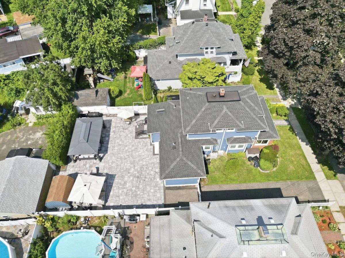 123 Briggs Avenue, Yonkers, NY, 3 Bedrooms Bedrooms, 11 Rooms Rooms,3 BathroomsBathrooms,Residential,For Rent,Briggs,0,1031211 123 Briggs Avenue, Yonkers, NY, 3 Bedrooms Bedrooms, 11 Rooms Rooms,3 BathroomsBathrooms,Residential,For Rent,Briggs,0,1031211
