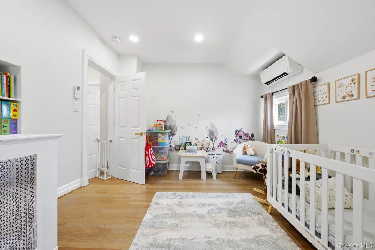 123 Briggs Avenue, Yonkers, NY, 3 Bedrooms Bedrooms, 11 Rooms Rooms,3 BathroomsBathrooms,Residential,For Rent,Briggs,0,1031211 123 Briggs Avenue, Yonkers, NY, 3 Bedrooms Bedrooms, 11 Rooms Rooms,3 BathroomsBathrooms,Residential,For Rent,Briggs,0,1031211