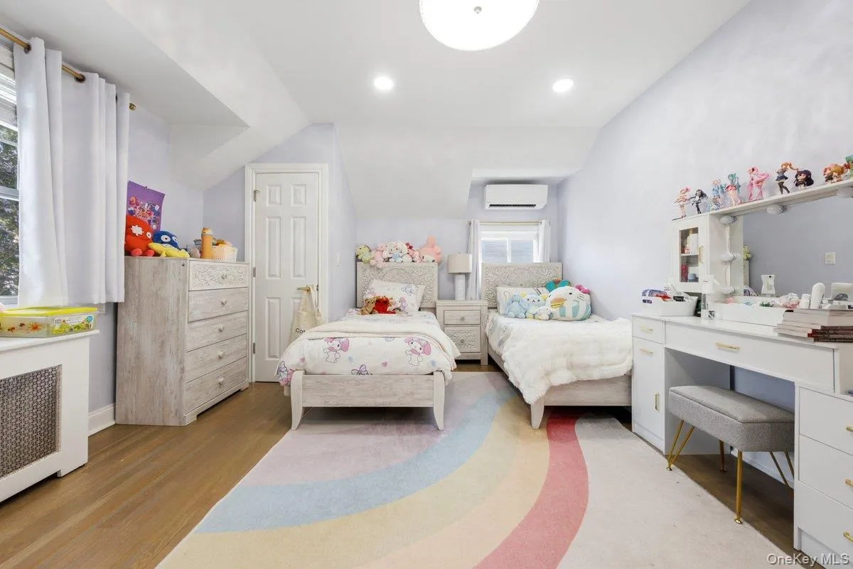 123 Briggs Avenue, Yonkers, NY, 3 Bedrooms Bedrooms, 11 Rooms Rooms,3 BathroomsBathrooms,Residential,For Rent,Briggs,0,1031211 123 Briggs Avenue, Yonkers, NY, 3 Bedrooms Bedrooms, 11 Rooms Rooms,3 BathroomsBathrooms,Residential,For Rent,Briggs,0,1031211