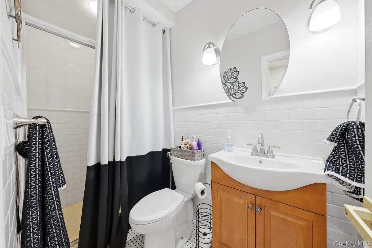 123 Briggs Avenue, Yonkers, NY, 3 Bedrooms Bedrooms, 11 Rooms Rooms,3 BathroomsBathrooms,Residential,For Rent,Briggs,0,1031211 123 Briggs Avenue, Yonkers, NY, 3 Bedrooms Bedrooms, 11 Rooms Rooms,3 BathroomsBathrooms,Residential,For Rent,Briggs,0,1031211