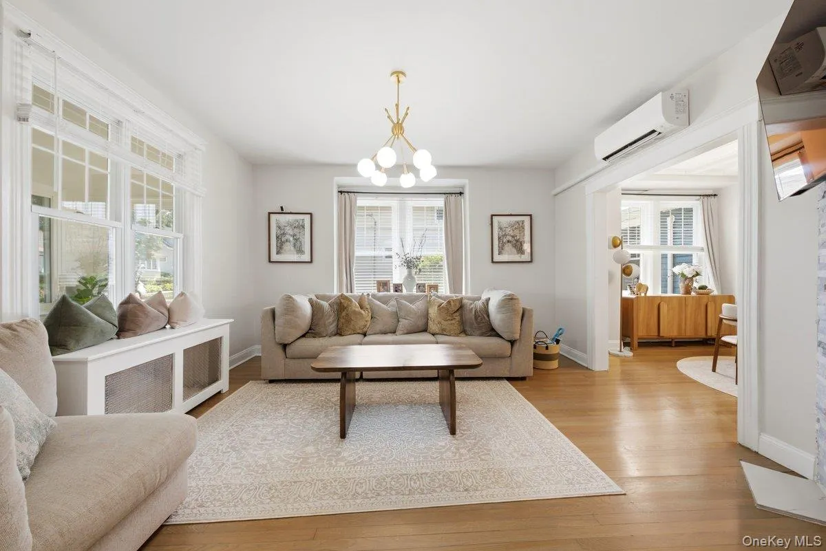 123 Briggs Avenue, Yonkers, NY, 3 Bedrooms Bedrooms, 11 Rooms Rooms,3 BathroomsBathrooms,Residential,For Rent,Briggs,0,1031211 123 Briggs Avenue, Yonkers, NY, 3 Bedrooms Bedrooms, 11 Rooms Rooms,3 BathroomsBathrooms,Residential,For Rent,Briggs,0,1031211
