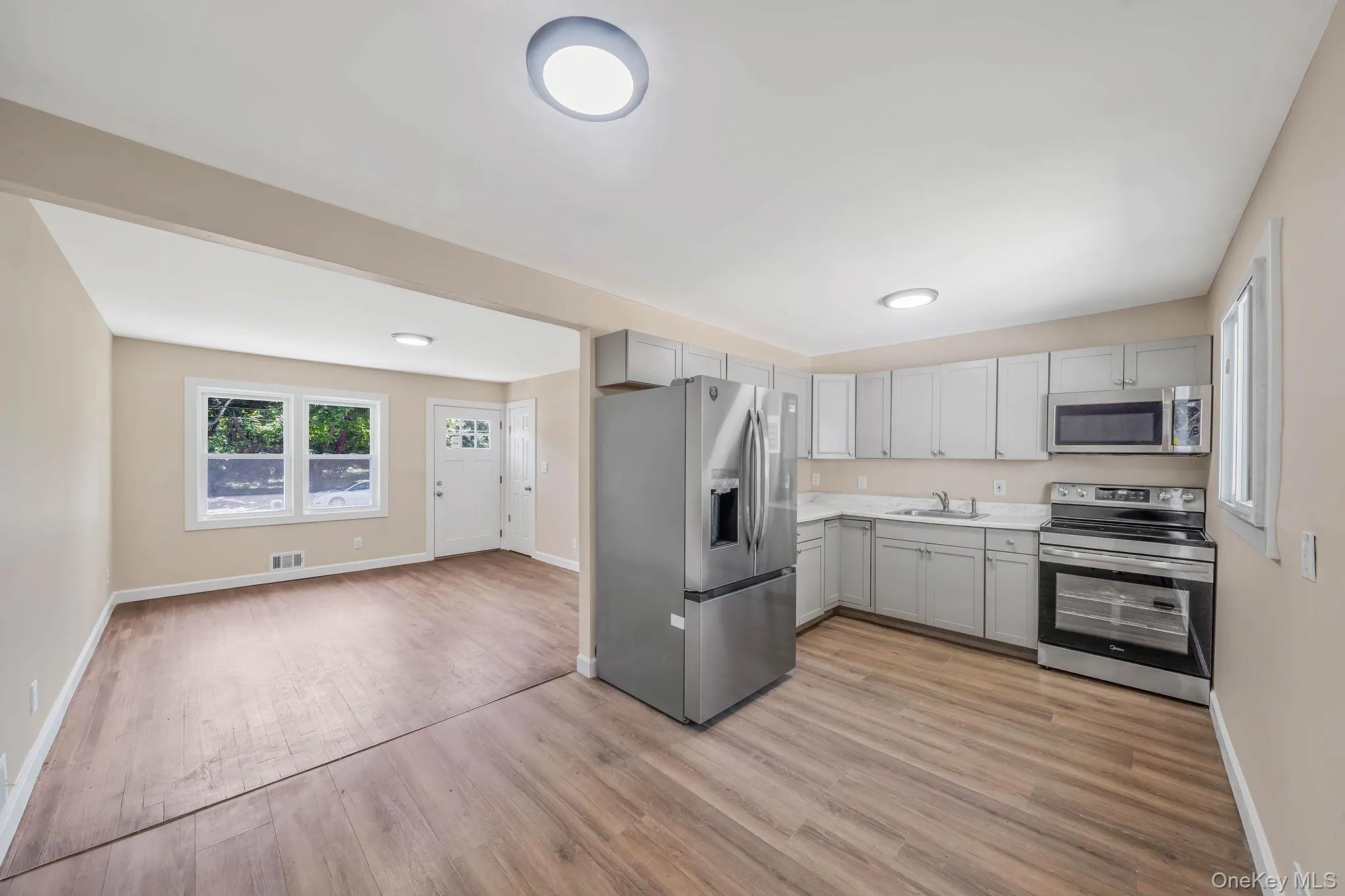 948 Walker Street, Brookhaven, NY, 3 Bedrooms Bedrooms, 5 Rooms Rooms,1 BathroomBathrooms,Residential,For Rent,Walker,0,1031221 948 Walker Street, Brookhaven, NY, 3 Bedrooms Bedrooms, 5 Rooms Rooms,1 BathroomBathrooms,Residential,For Rent,Walker,0,1031221