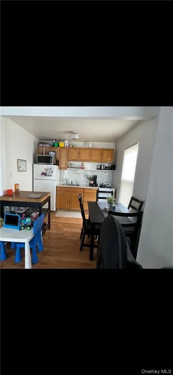 76 Benson Street, Haverstraw, NY, 2 Bedrooms Bedrooms, 4 Rooms Rooms,1 BathroomBathrooms,Residential Lease,For Rent,Benson,0,1031229 76 Benson Street, Haverstraw, NY, 2 Bedrooms Bedrooms, 4 Rooms Rooms,1 BathroomBathrooms,Residential Lease,For Rent,Benson,0,1031229