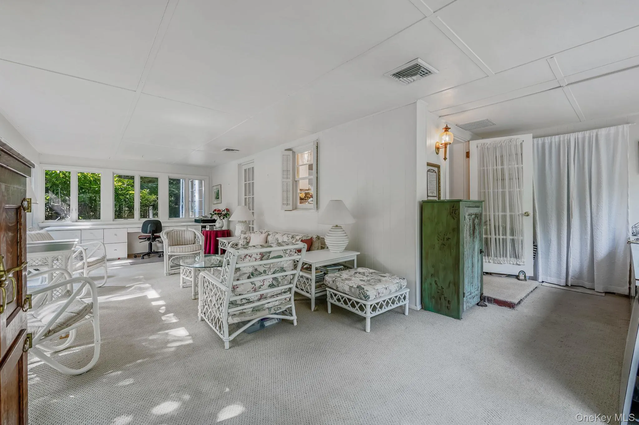 90 Locust Lane, Huntington, NY, 2 Bedrooms Bedrooms, 5 Rooms Rooms,1 BathroomBathrooms,Residential,For Rent,Locust,0,1031236 90 Locust Lane, Huntington, NY, 2 Bedrooms Bedrooms, 5 Rooms Rooms,1 BathroomBathrooms,Residential,For Rent,Locust,0,1031236