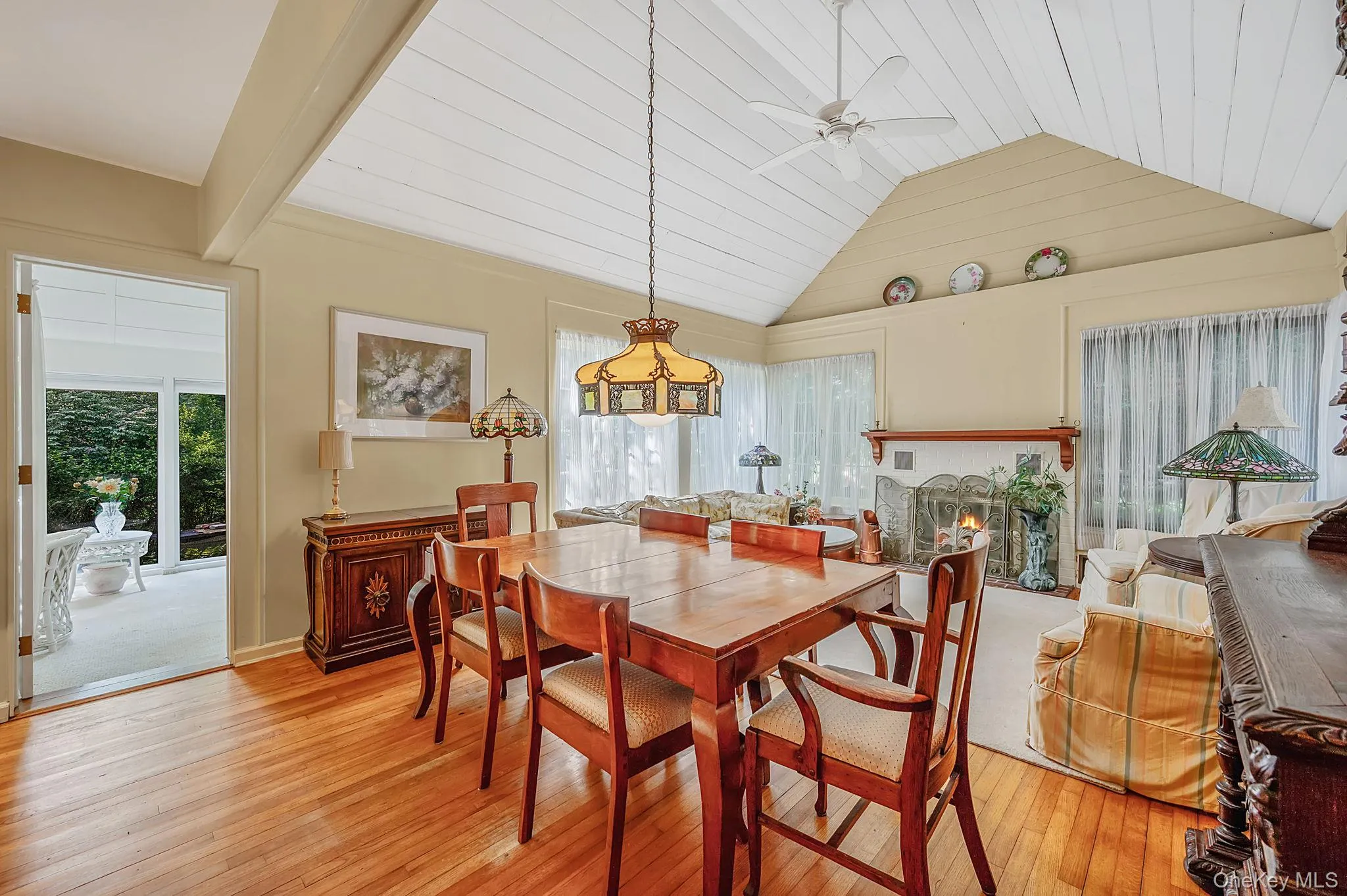90 Locust Lane, Huntington, NY, 2 Bedrooms Bedrooms, 5 Rooms Rooms,1 BathroomBathrooms,Residential,For Rent,Locust,0,1031236 90 Locust Lane, Huntington, NY, 2 Bedrooms Bedrooms, 5 Rooms Rooms,1 BathroomBathrooms,Residential,For Rent,Locust,0,1031236