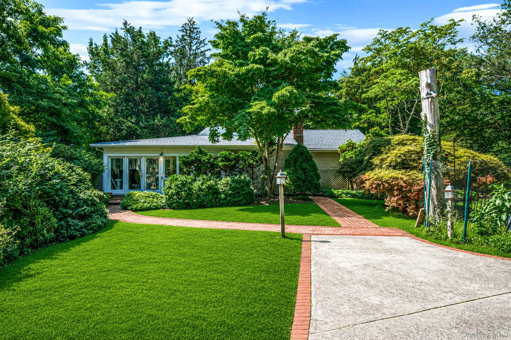 90 Locust Lane, Huntington, NY, 2 Bedrooms Bedrooms, 5 Rooms Rooms,1 BathroomBathrooms,Residential,For Rent,Locust,0,1031236 90 Locust Lane, Huntington, NY, 2 Bedrooms Bedrooms, 5 Rooms Rooms,1 BathroomBathrooms,Residential,For Rent,Locust,0,1031236