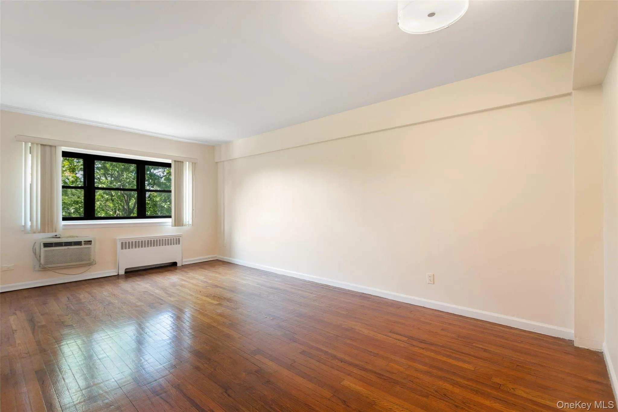 1910 Pelham Parkway, New York, NY, 2 Bedrooms Bedrooms, 4 Rooms Rooms,1 BathroomBathrooms,Residential,For Rent,Pelham,0,1031240 1910 Pelham Parkway, New York, NY, 2 Bedrooms Bedrooms, 4 Rooms Rooms,1 BathroomBathrooms,Residential,For Rent,Pelham,0,1031240