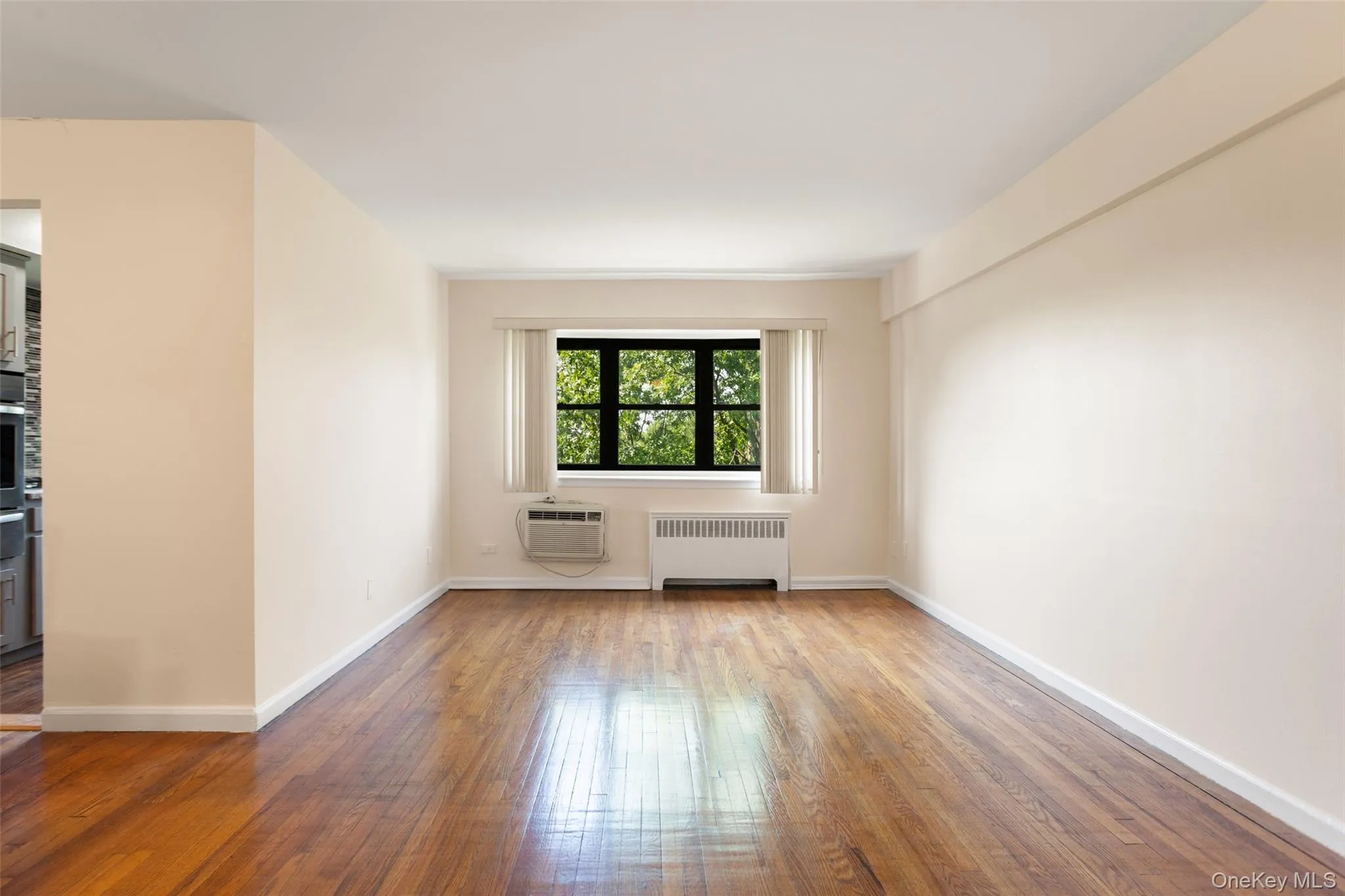 1910 Pelham Parkway, New York, NY, 2 Bedrooms Bedrooms, 4 Rooms Rooms,1 BathroomBathrooms,Residential,For Rent,Pelham,0,1031240 1910 Pelham Parkway, New York, NY, 2 Bedrooms Bedrooms, 4 Rooms Rooms,1 BathroomBathrooms,Residential,For Rent,Pelham,0,1031240