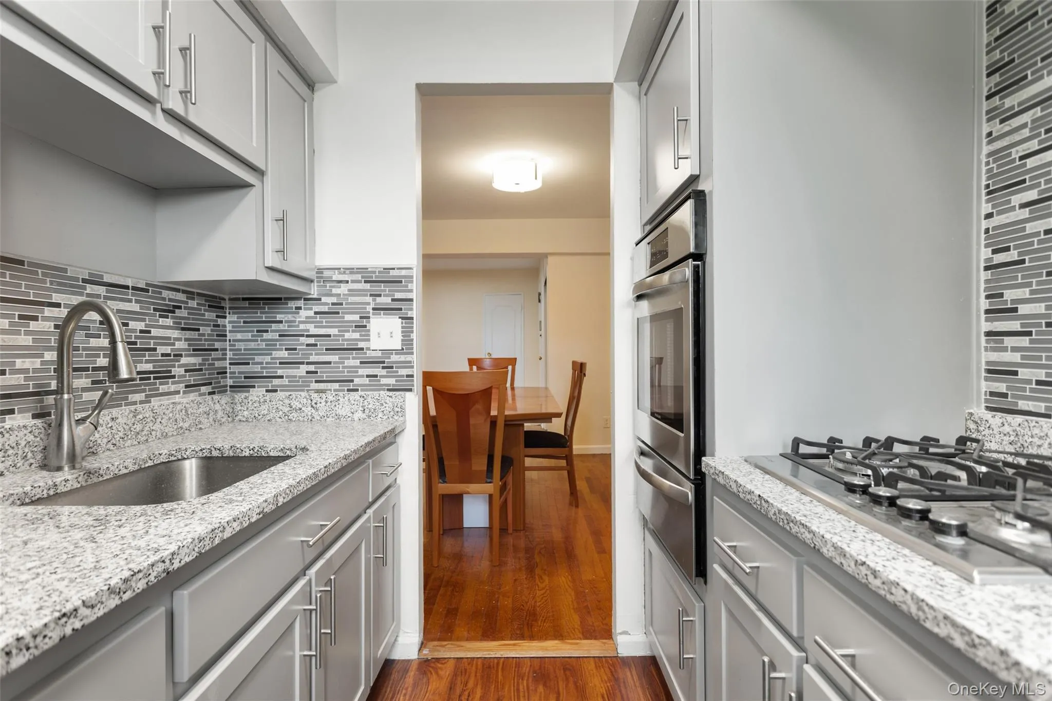 1910 Pelham Parkway, New York, NY, 2 Bedrooms Bedrooms, 4 Rooms Rooms,1 BathroomBathrooms,Residential,For Rent,Pelham,0,1031240 1910 Pelham Parkway, New York, NY, 2 Bedrooms Bedrooms, 4 Rooms Rooms,1 BathroomBathrooms,Residential,For Rent,Pelham,0,1031240