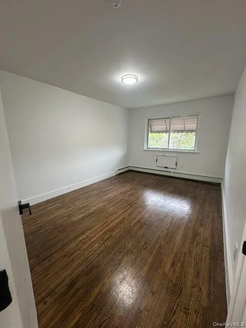 3604 Eastchester Road, New York, NY, 3 Bedrooms Bedrooms, 6 Rooms Rooms,1 BathroomBathrooms,Residential Lease,For Rent,Eastchester,0,1031246 3604 Eastchester Road, New York, NY, 3 Bedrooms Bedrooms, 6 Rooms Rooms,1 BathroomBathrooms,Residential Lease,For Rent,Eastchester,0,1031246
