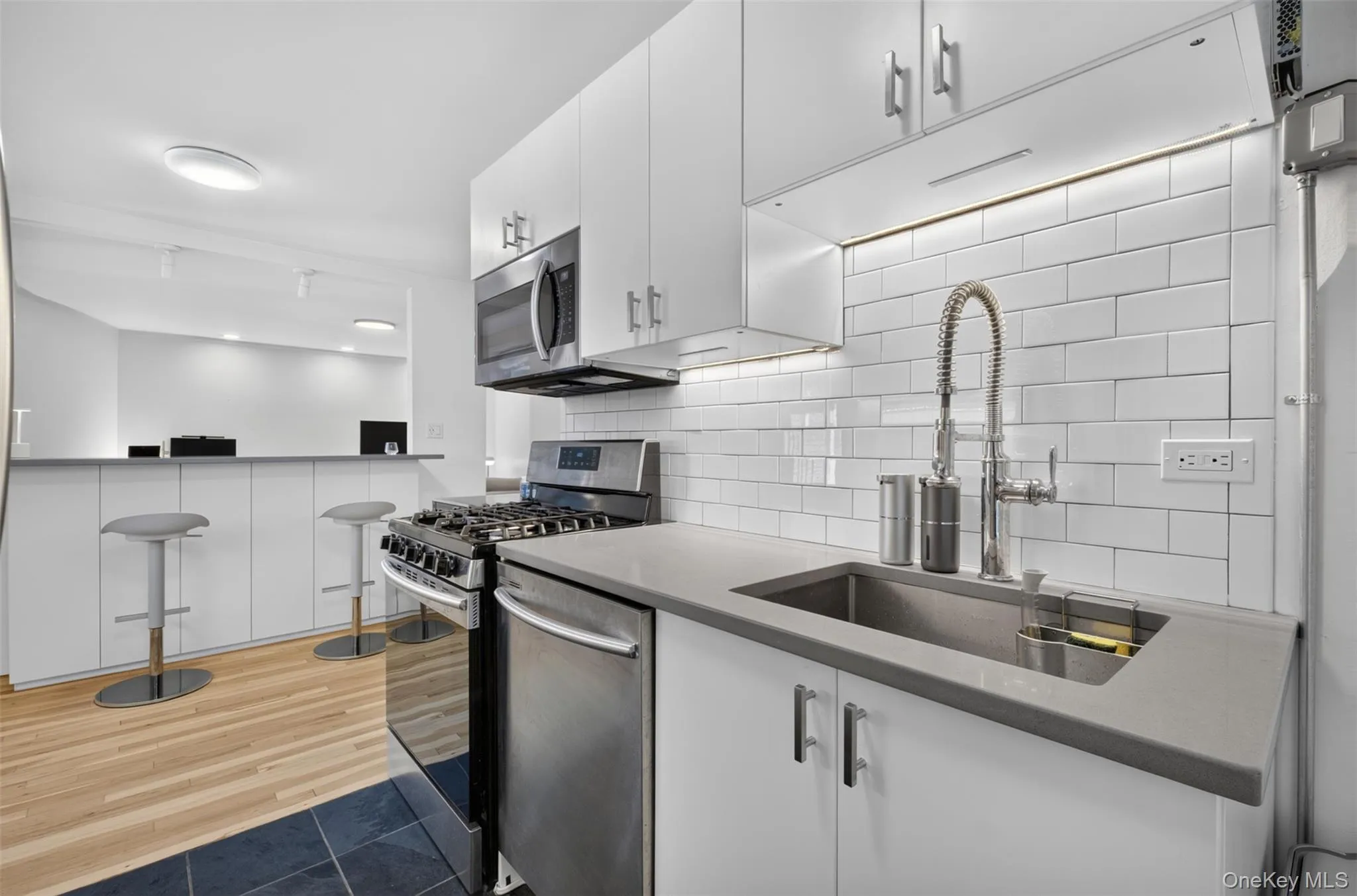 241-20 Northern Blvd, New York, NY, 1 Bedroom Bedrooms, 4 Rooms Rooms,1 BathroomBathrooms,Residential,For Rent,Northern Blvd,0,1031282 241-20 Northern Blvd, New York, NY, 1 Bedroom Bedrooms, 4 Rooms Rooms,1 BathroomBathrooms,Residential,For Rent,Northern Blvd,0,1031282