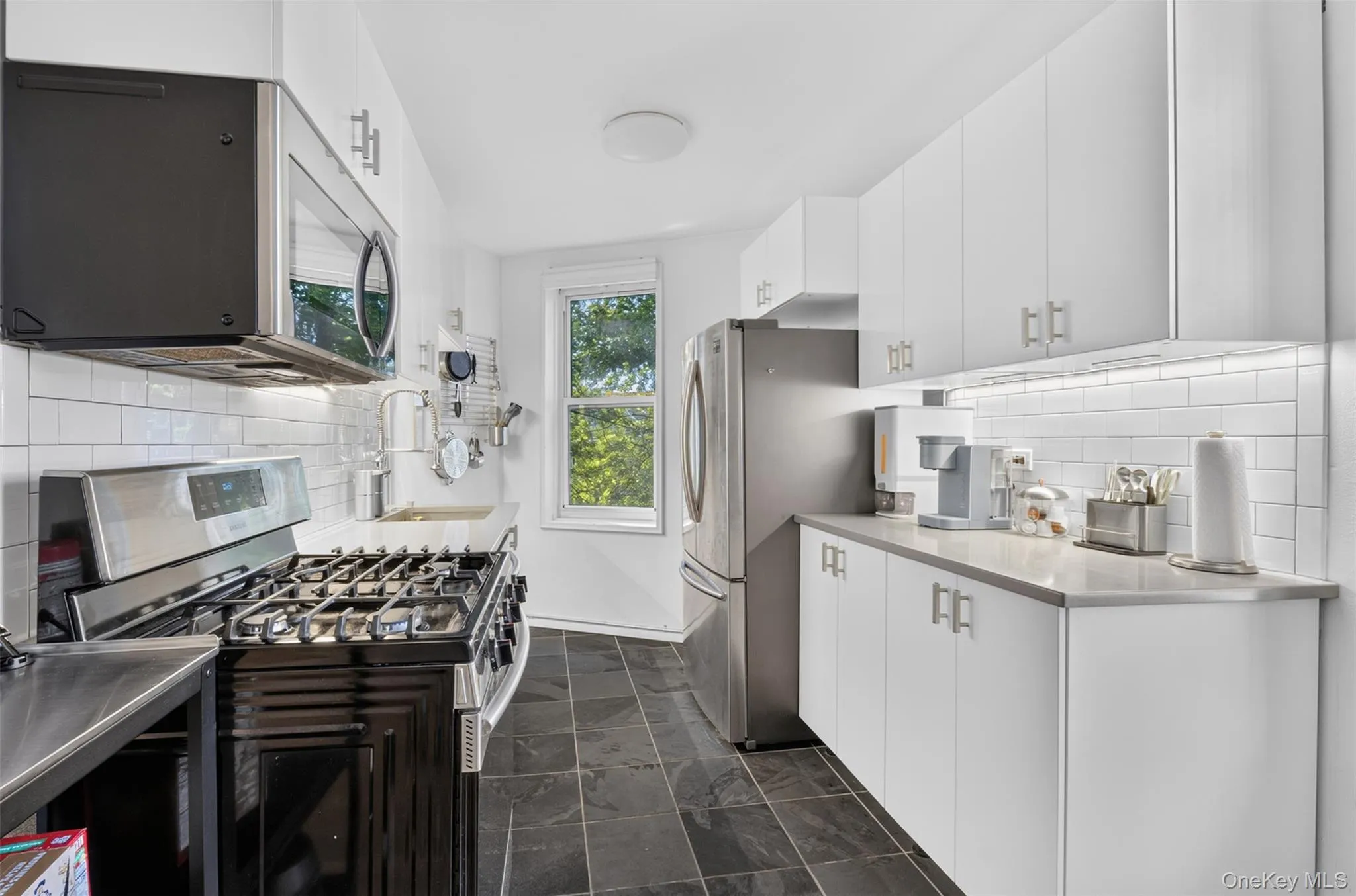 241-20 Northern Blvd, New York, NY, 1 Bedroom Bedrooms, 4 Rooms Rooms,1 BathroomBathrooms,Residential,For Rent,Northern Blvd,0,1031282 241-20 Northern Blvd, New York, NY, 1 Bedroom Bedrooms, 4 Rooms Rooms,1 BathroomBathrooms,Residential,For Rent,Northern Blvd,0,1031282