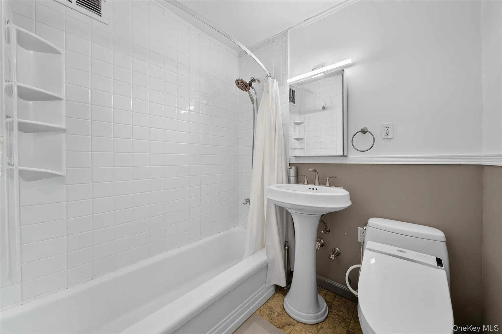 241-20 Northern Blvd, New York, NY, 1 Bedroom Bedrooms, 4 Rooms Rooms,1 BathroomBathrooms,Residential,For Rent,Northern Blvd,0,1031282 241-20 Northern Blvd, New York, NY, 1 Bedroom Bedrooms, 4 Rooms Rooms,1 BathroomBathrooms,Residential,For Rent,Northern Blvd,0,1031282