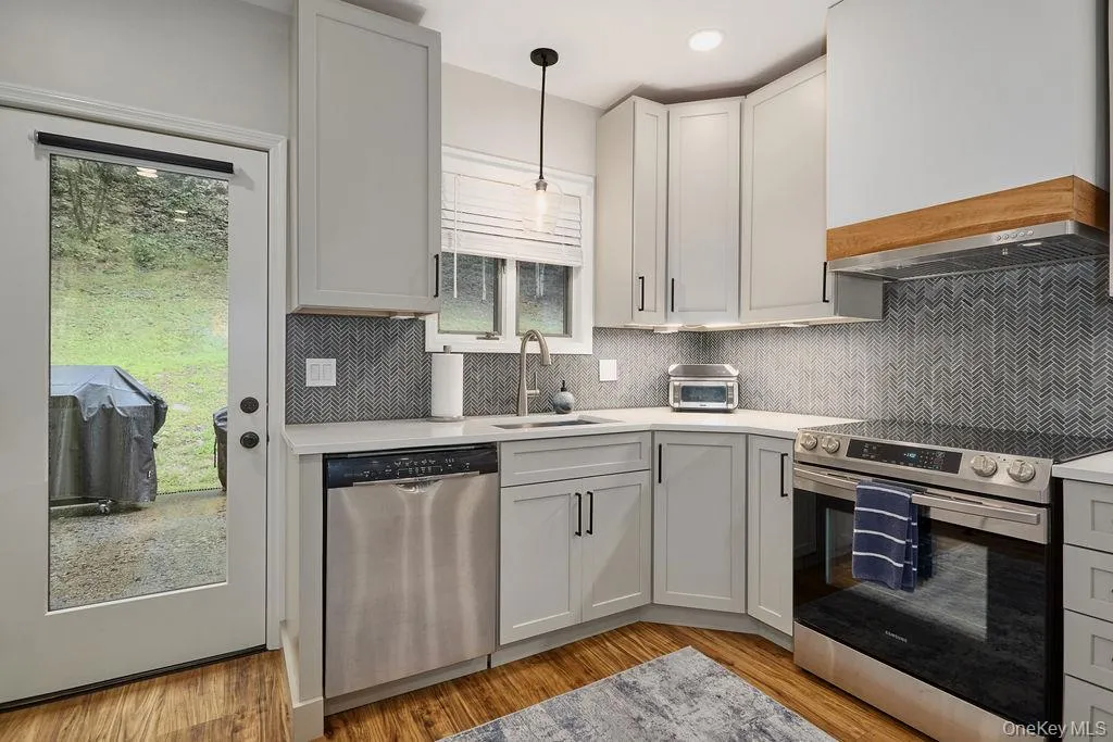 10 Dickman Farm Road, Gallatin, NY, 2 Bedrooms Bedrooms, 7 Rooms Rooms,1 BathroomBathrooms,Residential,For Rent,Dickman Farm,0,1031285 10 Dickman Farm Road, Gallatin, NY, 2 Bedrooms Bedrooms, 7 Rooms Rooms,1 BathroomBathrooms,Residential,For Rent,Dickman Farm,0,1031285