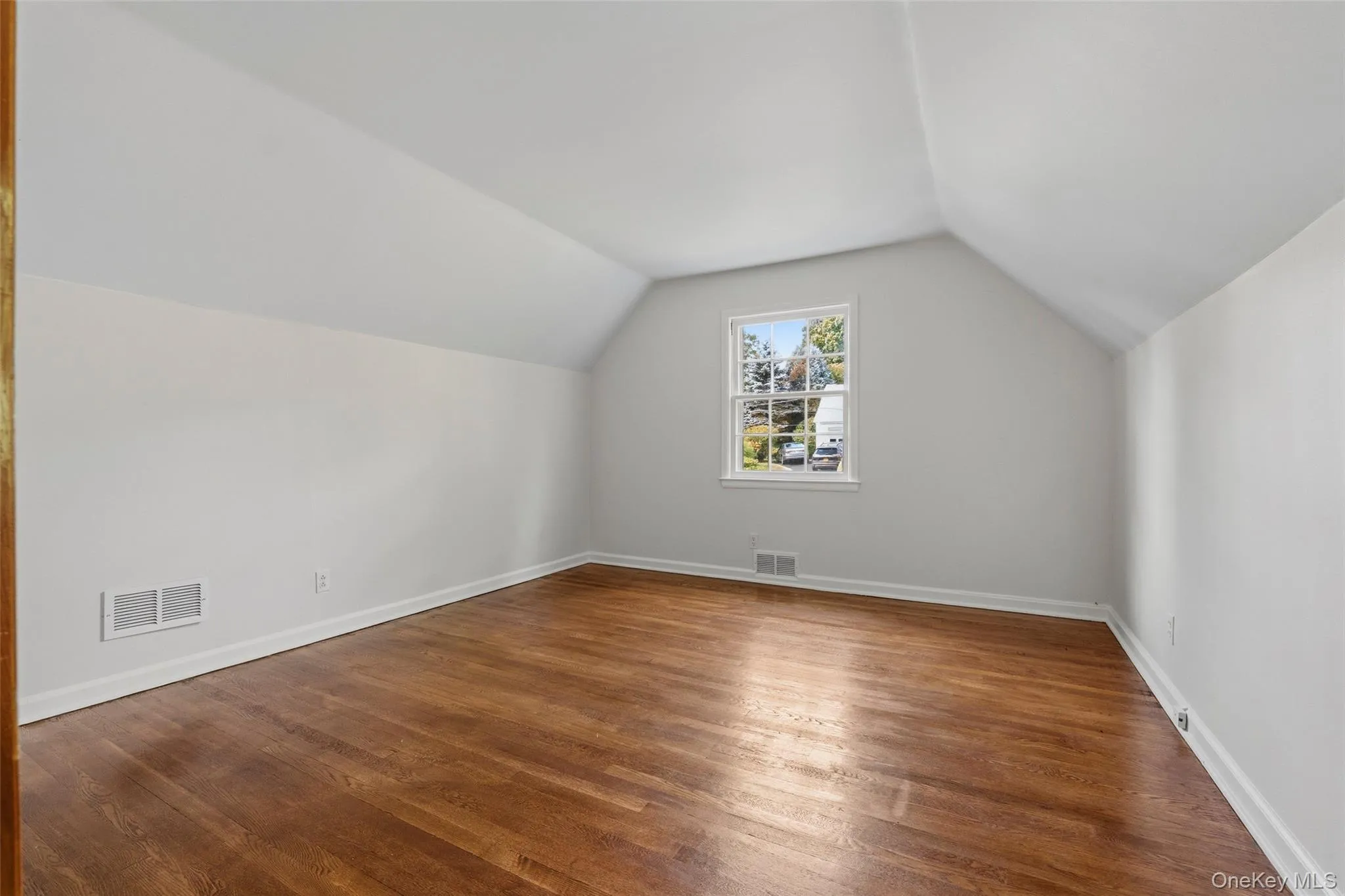 3rd Bedroom, upstairs 3rd Bedroom, upstairs