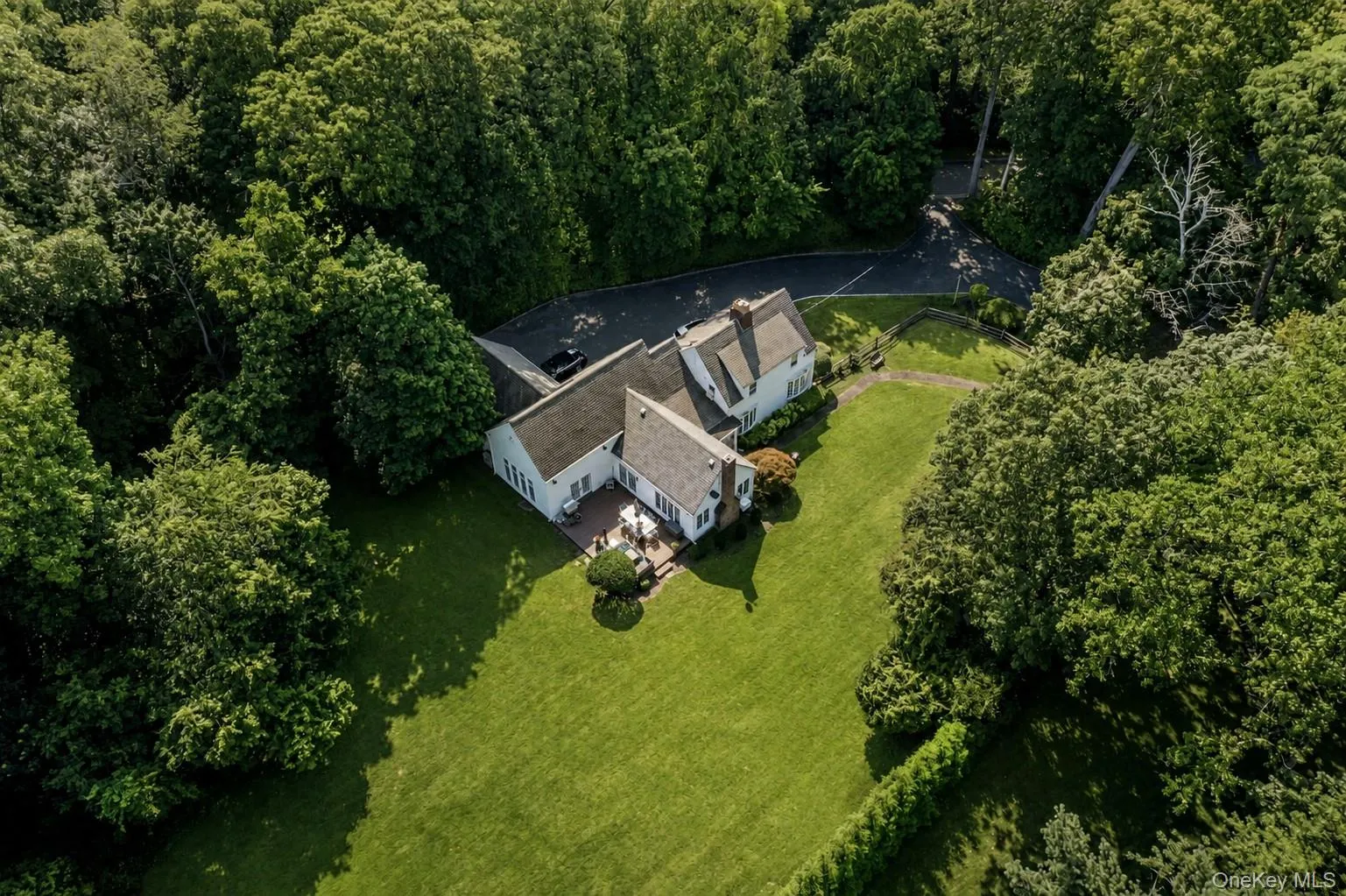 1 Stonegate Lane, Oyster Bay, NY, 3 Bedrooms Bedrooms, 7 Rooms Rooms,3 BathroomsBathrooms,Residential,For Rent,Stonegate,0,1031287 1 Stonegate Lane, Oyster Bay, NY, 3 Bedrooms Bedrooms, 7 Rooms Rooms,3 BathroomsBathrooms,Residential,For Rent,Stonegate,0,1031287