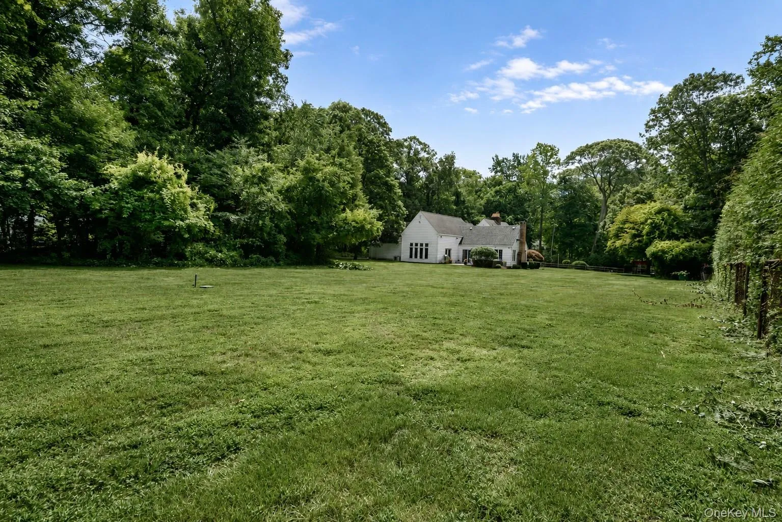 1 Stonegate Lane, Oyster Bay, NY, 3 Bedrooms Bedrooms, 7 Rooms Rooms,3 BathroomsBathrooms,Residential,For Rent,Stonegate,0,1031287 1 Stonegate Lane, Oyster Bay, NY, 3 Bedrooms Bedrooms, 7 Rooms Rooms,3 BathroomsBathrooms,Residential,For Rent,Stonegate,0,1031287