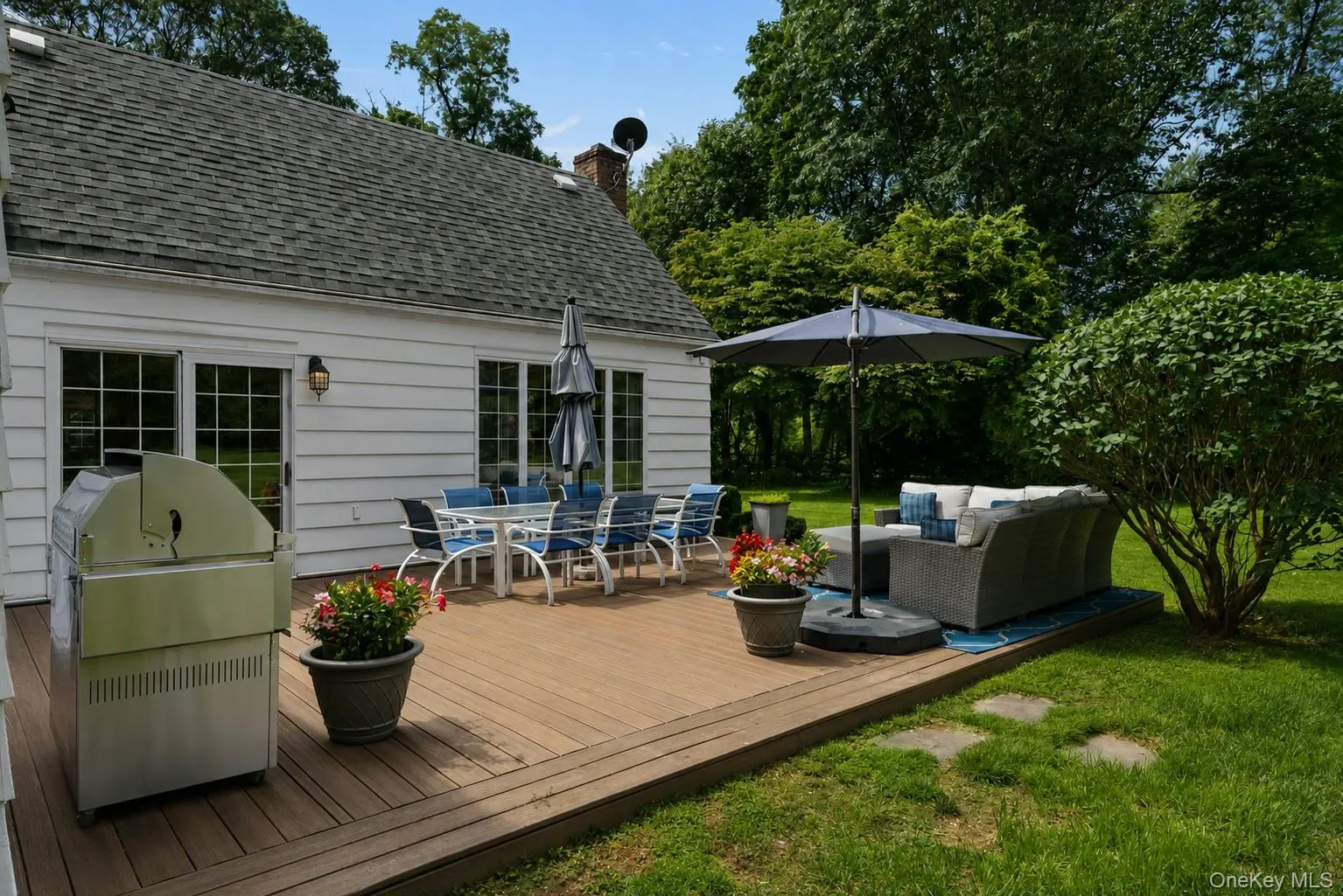 1 Stonegate Lane, Oyster Bay, NY, 3 Bedrooms Bedrooms, 7 Rooms Rooms,3 BathroomsBathrooms,Residential,For Rent,Stonegate,0,1031287 1 Stonegate Lane, Oyster Bay, NY, 3 Bedrooms Bedrooms, 7 Rooms Rooms,3 BathroomsBathrooms,Residential,For Rent,Stonegate,0,1031287