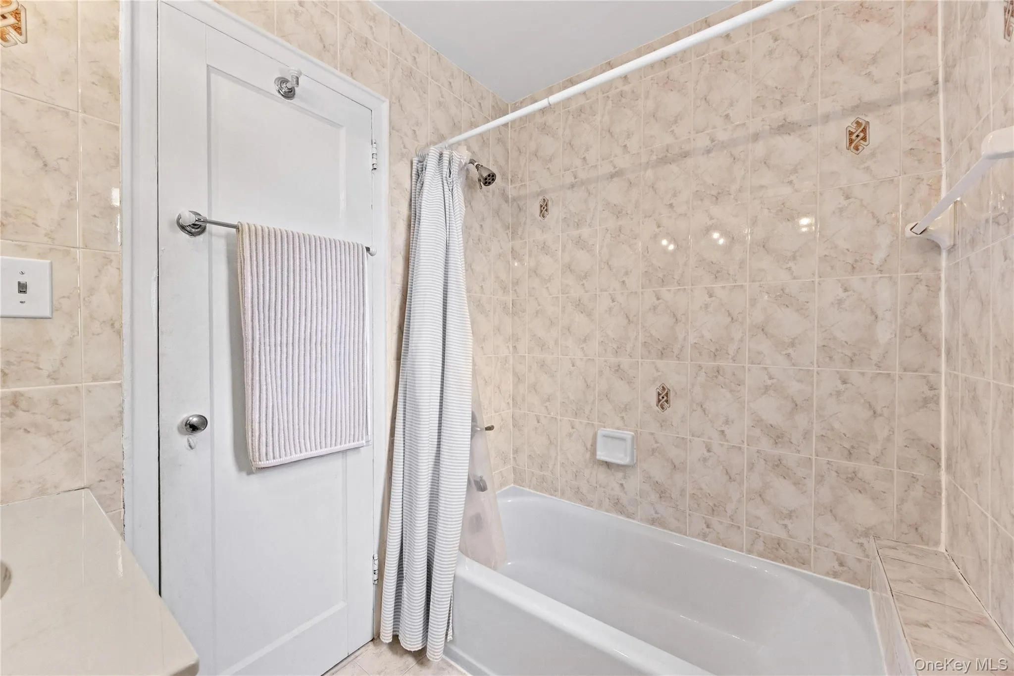 20 Manchester Road, Eastchester, NY, 2 Bedrooms Bedrooms, 4 Rooms Rooms,1 BathroomBathrooms,Residential,For Rent,Manchester,0,1031288 20 Manchester Road, Eastchester, NY, 2 Bedrooms Bedrooms, 4 Rooms Rooms,1 BathroomBathrooms,Residential,For Rent,Manchester,0,1031288