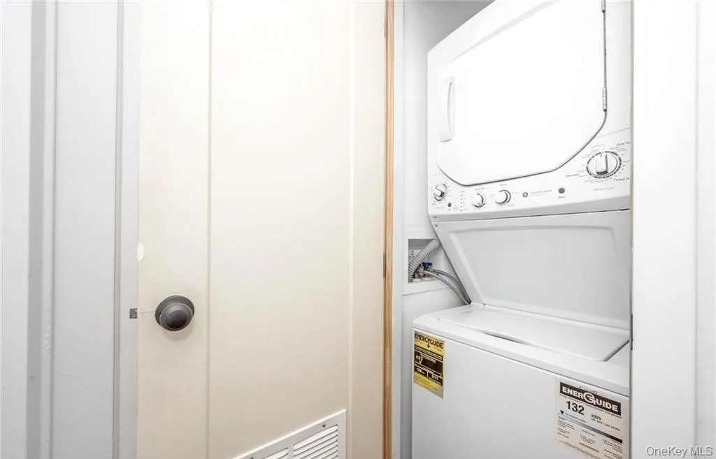 20 Manchester Road, Eastchester, NY, 2 Bedrooms Bedrooms, 4 Rooms Rooms,1 BathroomBathrooms,Residential,For Rent,Manchester,0,1031288 20 Manchester Road, Eastchester, NY, 2 Bedrooms Bedrooms, 4 Rooms Rooms,1 BathroomBathrooms,Residential,For Rent,Manchester,0,1031288