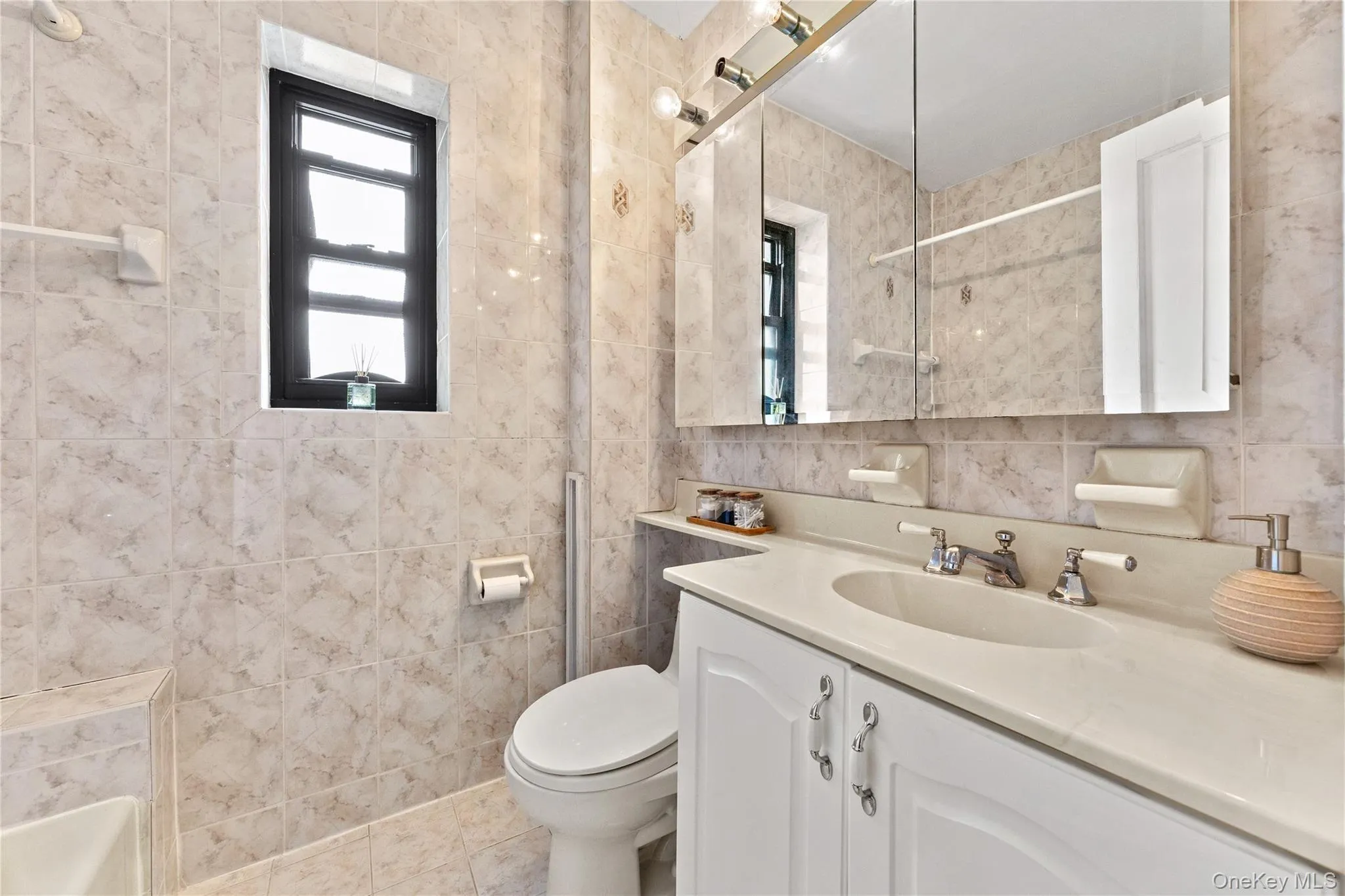 20 Manchester Road, Eastchester, NY, 2 Bedrooms Bedrooms, 4 Rooms Rooms,1 BathroomBathrooms,Residential,For Rent,Manchester,0,1031288 20 Manchester Road, Eastchester, NY, 2 Bedrooms Bedrooms, 4 Rooms Rooms,1 BathroomBathrooms,Residential,For Rent,Manchester,0,1031288