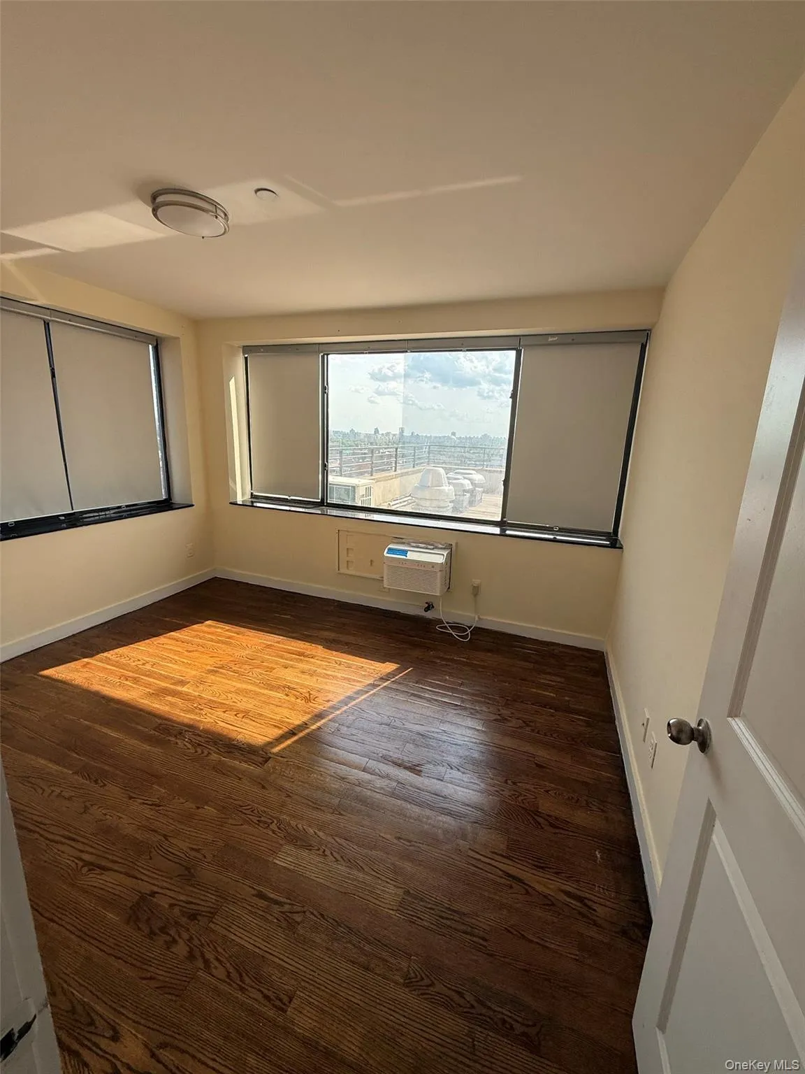 13235 41st Road, New York, NY, 3 Bedrooms Bedrooms, 5 Rooms Rooms,2 BathroomsBathrooms,Residential,For Rent,41st,0,1031294 13235 41st Road, New York, NY, 3 Bedrooms Bedrooms, 5 Rooms Rooms,2 BathroomsBathrooms,Residential,For Rent,41st,0,1031294