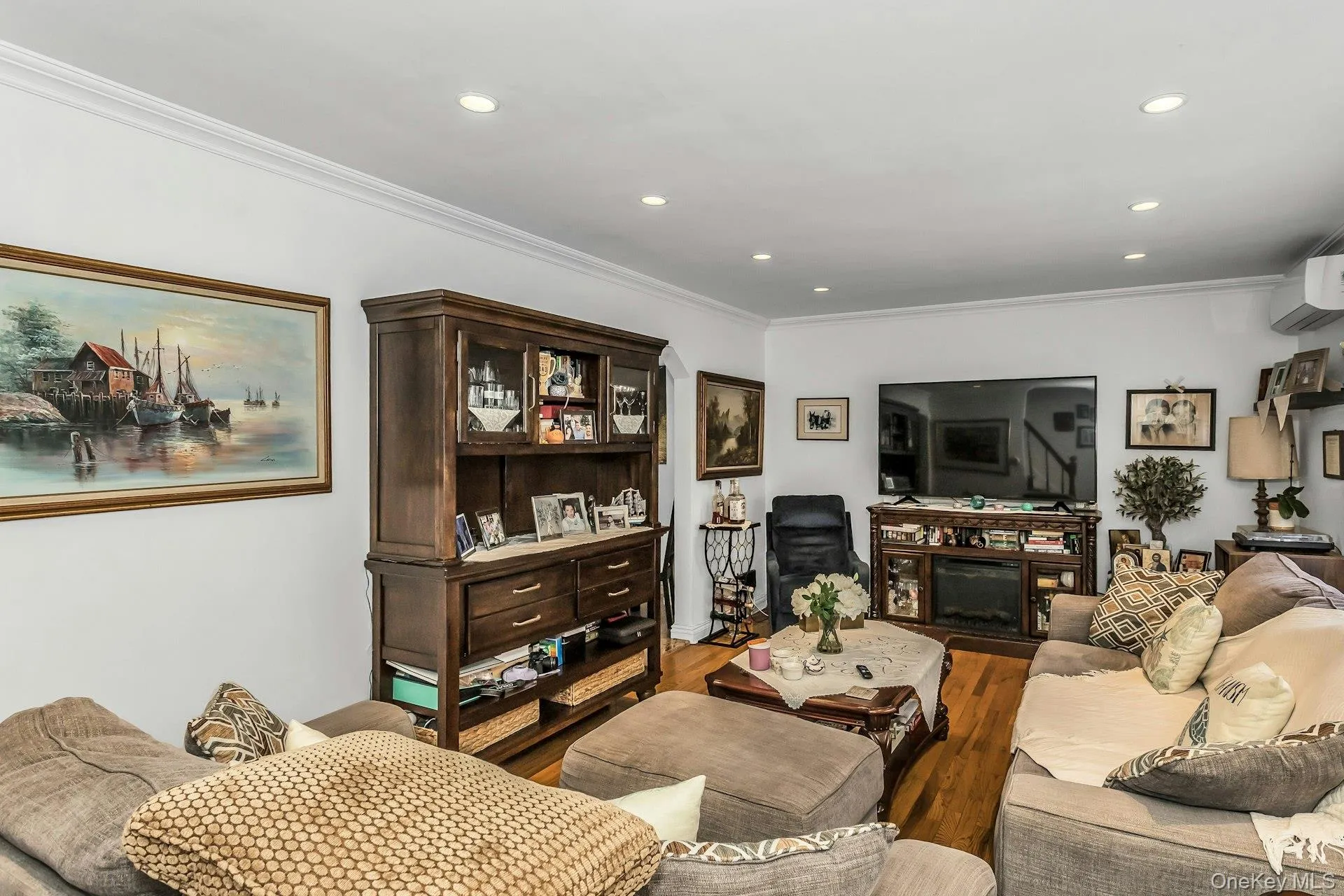 53 Carnation Avenue, Hempstead, NY, 2 Bedrooms Bedrooms, 7 Rooms Rooms,1 BathroomBathrooms,Residential Lease,For Rent,Carnation,0,1031296 53 Carnation Avenue, Hempstead, NY, 2 Bedrooms Bedrooms, 7 Rooms Rooms,1 BathroomBathrooms,Residential Lease,For Rent,Carnation,0,1031296
