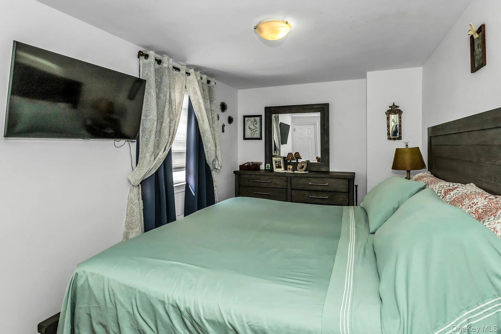 53 Carnation Avenue, Hempstead, NY, 2 Bedrooms Bedrooms, 7 Rooms Rooms,1 BathroomBathrooms,Residential Lease,For Rent,Carnation,0,1031296 53 Carnation Avenue, Hempstead, NY, 2 Bedrooms Bedrooms, 7 Rooms Rooms,1 BathroomBathrooms,Residential Lease,For Rent,Carnation,0,1031296