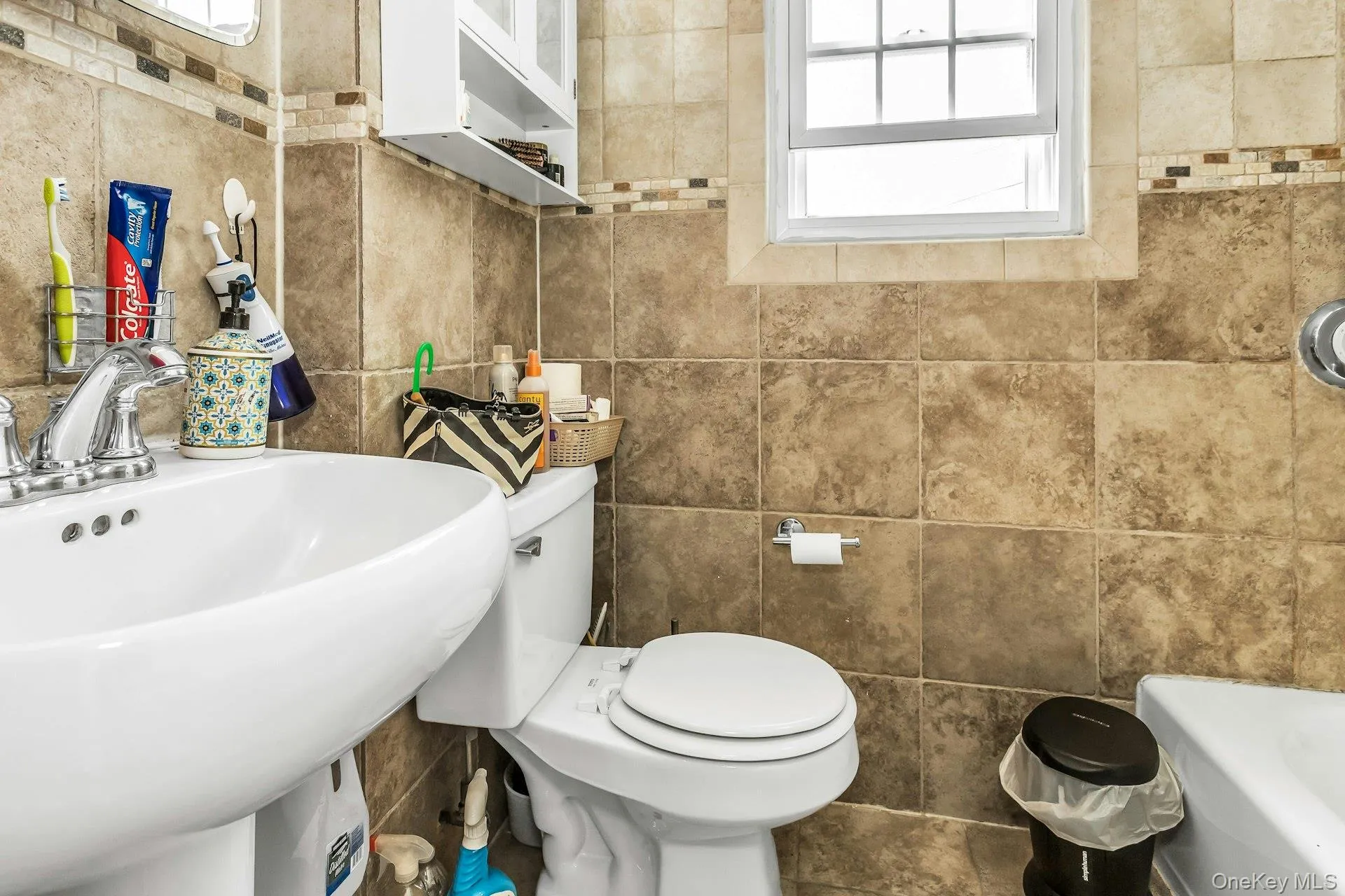 53 Carnation Avenue, Hempstead, NY, 2 Bedrooms Bedrooms, 7 Rooms Rooms,1 BathroomBathrooms,Residential Lease,For Rent,Carnation,0,1031296 53 Carnation Avenue, Hempstead, NY, 2 Bedrooms Bedrooms, 7 Rooms Rooms,1 BathroomBathrooms,Residential Lease,For Rent,Carnation,0,1031296