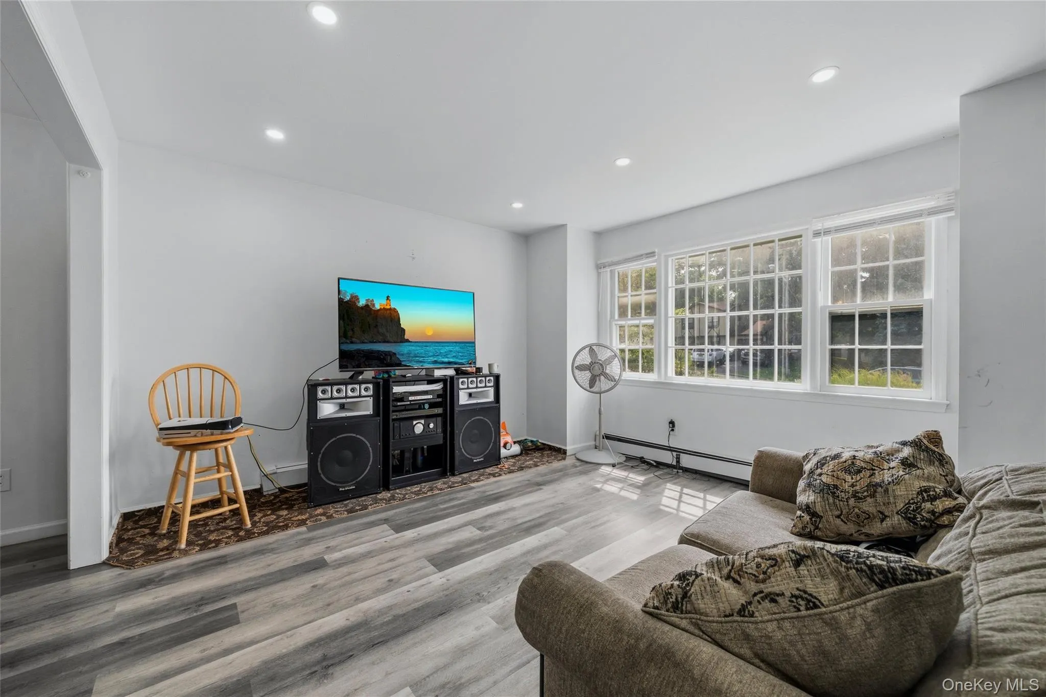102 Capital Drive, Blooming Grove, NY, 4 Bedrooms Bedrooms, 8 Rooms Rooms,1 BathroomBathrooms,Residential,For Rent,Capital,0,1031298 102 Capital Drive, Blooming Grove, NY, 4 Bedrooms Bedrooms, 8 Rooms Rooms,1 BathroomBathrooms,Residential,For Rent,Capital,0,1031298