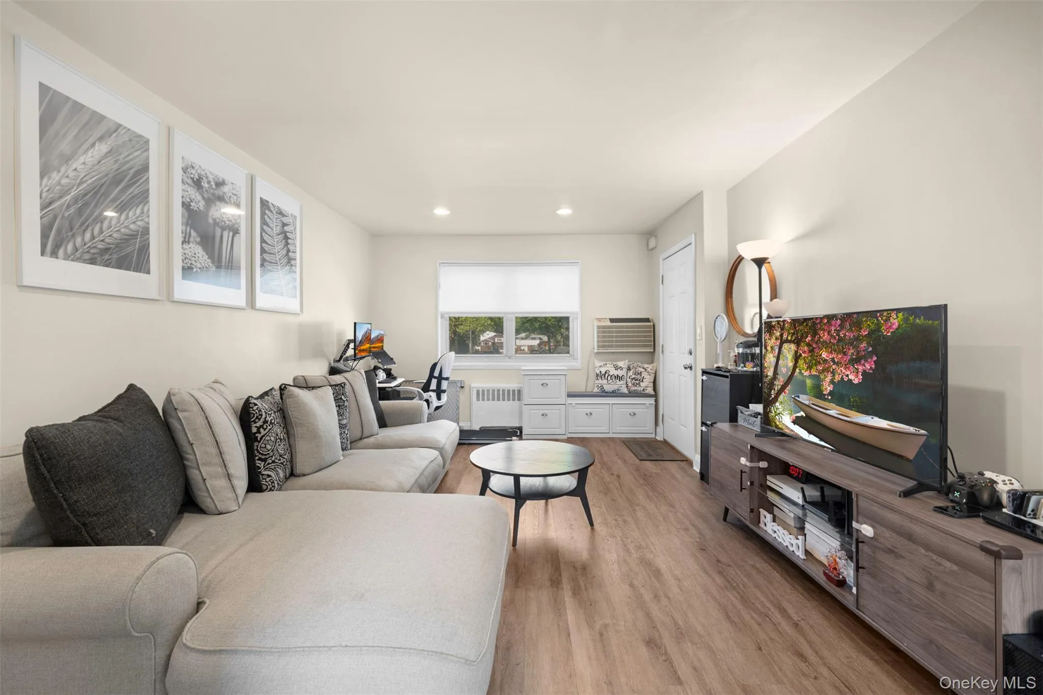 249-33 64th Avenue, New York, NY, 2 Bedrooms Bedrooms, 5 Rooms Rooms,1 BathroomBathrooms,Residential,For Rent,64th,0,1031302 249-33 64th Avenue, New York, NY, 2 Bedrooms Bedrooms, 5 Rooms Rooms,1 BathroomBathrooms,Residential,For Rent,64th,0,1031302