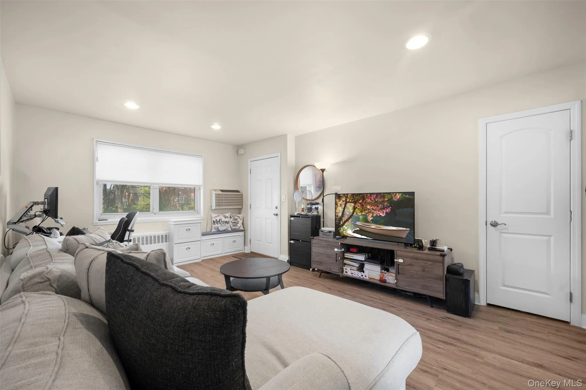249-33 64th Avenue, New York, NY, 2 Bedrooms Bedrooms, 5 Rooms Rooms,1 BathroomBathrooms,Residential,For Rent,64th,0,1031302 249-33 64th Avenue, New York, NY, 2 Bedrooms Bedrooms, 5 Rooms Rooms,1 BathroomBathrooms,Residential,For Rent,64th,0,1031302