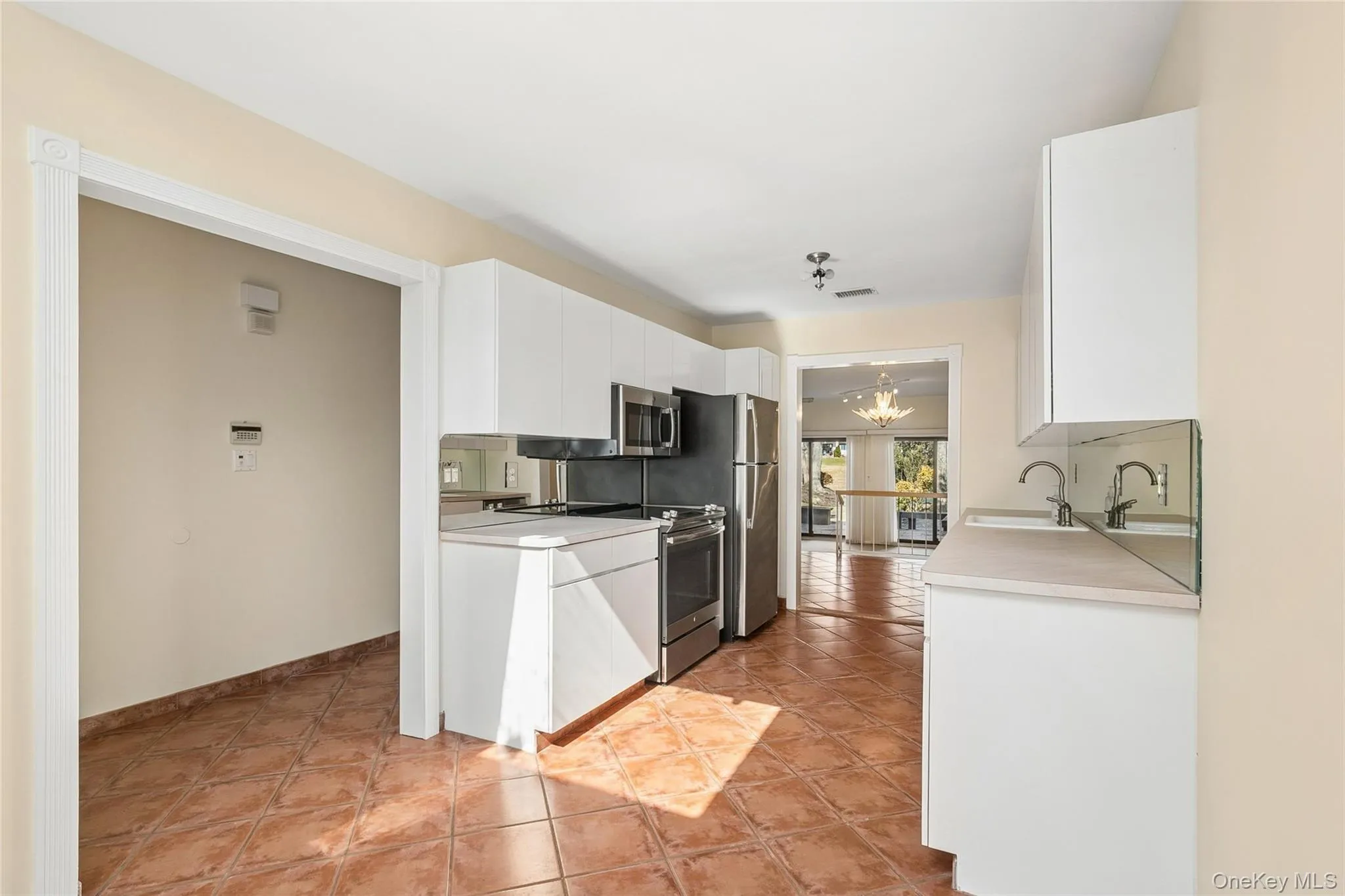 87 Northgate Circle, Huntington, NY, 3 Bedrooms Bedrooms, 6 Rooms Rooms,2 BathroomsBathrooms,Residential Lease,For Rent,Northgate Circle,0,1031308 87 Northgate Circle, Huntington, NY, 3 Bedrooms Bedrooms, 6 Rooms Rooms,2 BathroomsBathrooms,Residential Lease,For Rent,Northgate Circle,0,1031308