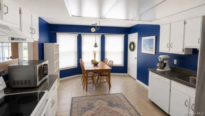 9 Singingwood Drive, Brookhaven, NY, 3 Bedrooms Bedrooms, 6 Rooms Rooms,2 BathroomsBathrooms,Residential,For Rent,Singingwood,0,1031310 9 Singingwood Drive, Brookhaven, NY, 3 Bedrooms Bedrooms, 6 Rooms Rooms,2 BathroomsBathrooms,Residential,For Rent,Singingwood,0,1031310