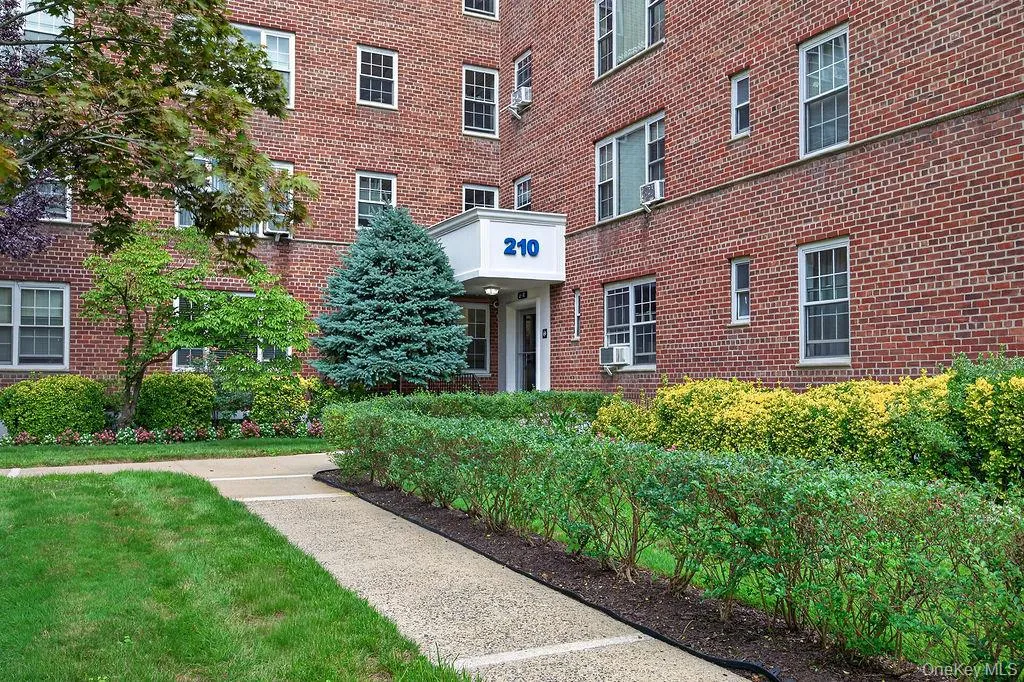 210 Pelham Road, New Rochelle, NY, 1 Bedroom Bedrooms, 4 Rooms Rooms,1 BathroomBathrooms,Residential,For Rent,Pelham,0,1031312 210 Pelham Road, New Rochelle, NY, 1 Bedroom Bedrooms, 4 Rooms Rooms,1 BathroomBathrooms,Residential,For Rent,Pelham,0,1031312