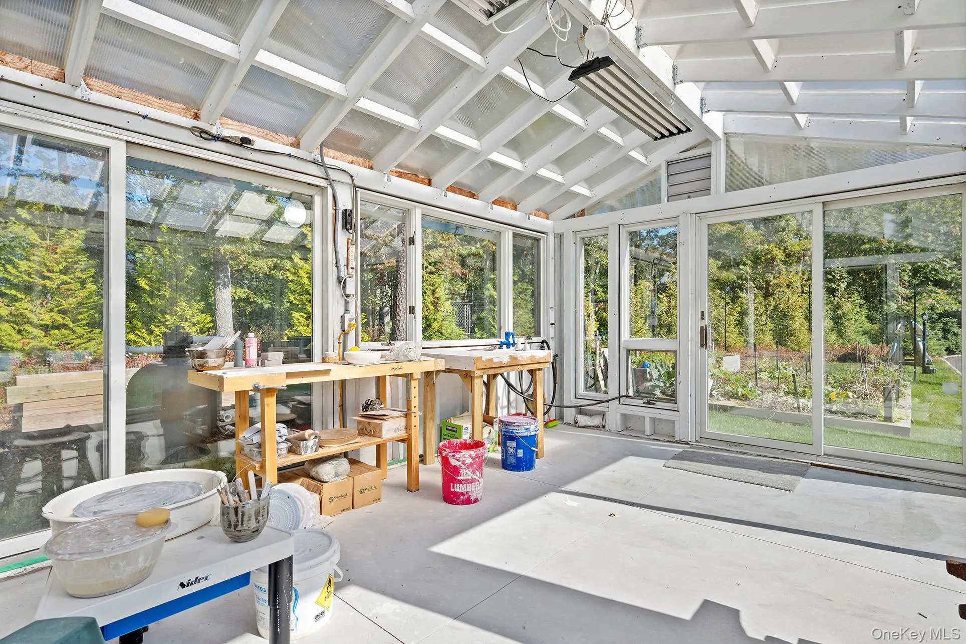 Greenhouse / Artist Studio Greenhouse / Artist Studio