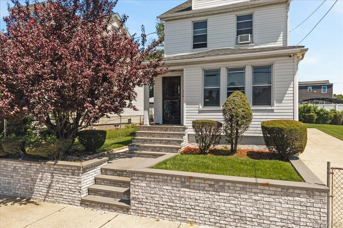 216-21 132ND Avenue, New York, NY, 4 Bedrooms Bedrooms, 8 Rooms Rooms,2 BathroomsBathrooms,Residential,For Rent,132ND,0,1031319 216-21 132ND Avenue, New York, NY, 4 Bedrooms Bedrooms, 8 Rooms Rooms,2 BathroomsBathrooms,Residential,For Rent,132ND,0,1031319