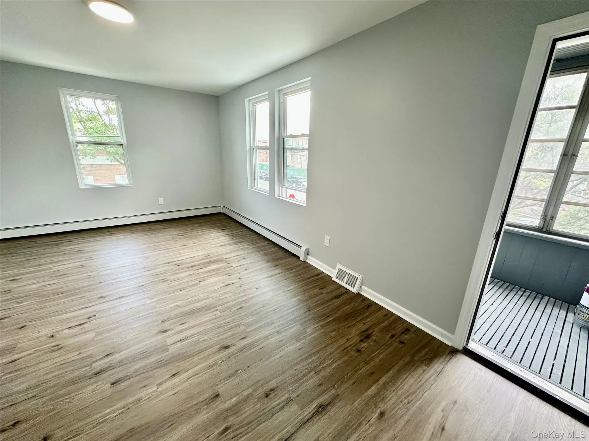 213-49 39th Avenue, New York, NY, 3 Bedrooms Bedrooms, 6 Rooms Rooms,1 BathroomBathrooms,Residential Lease,For Rent,39th,0,1031323 213-49 39th Avenue, New York, NY, 3 Bedrooms Bedrooms, 6 Rooms Rooms,1 BathroomBathrooms,Residential Lease,For Rent,39th,0,1031323