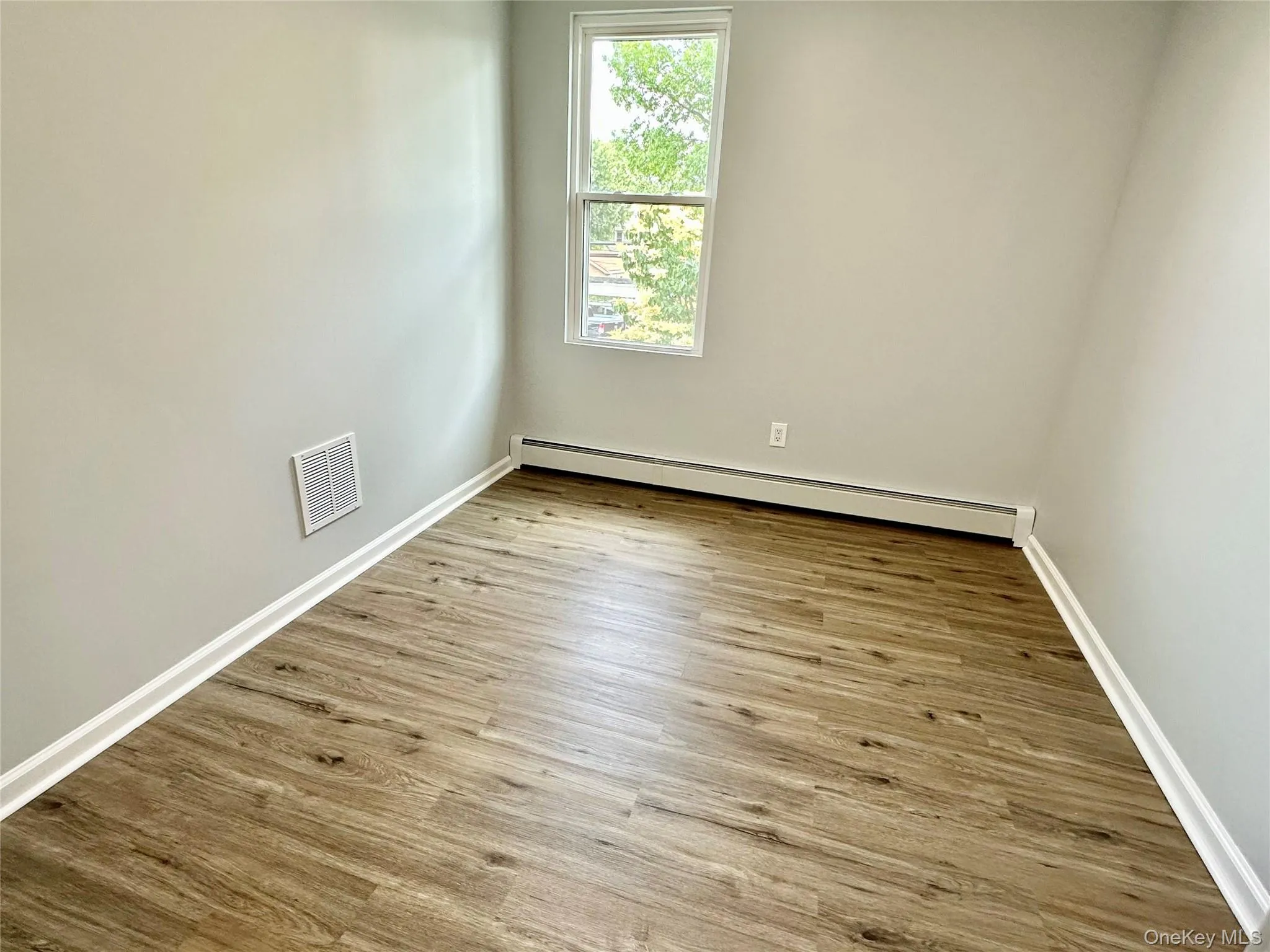 213-49 39th Avenue, New York, NY, 3 Bedrooms Bedrooms, 6 Rooms Rooms,1 BathroomBathrooms,Residential Lease,For Rent,39th,0,1031323 213-49 39th Avenue, New York, NY, 3 Bedrooms Bedrooms, 6 Rooms Rooms,1 BathroomBathrooms,Residential Lease,For Rent,39th,0,1031323