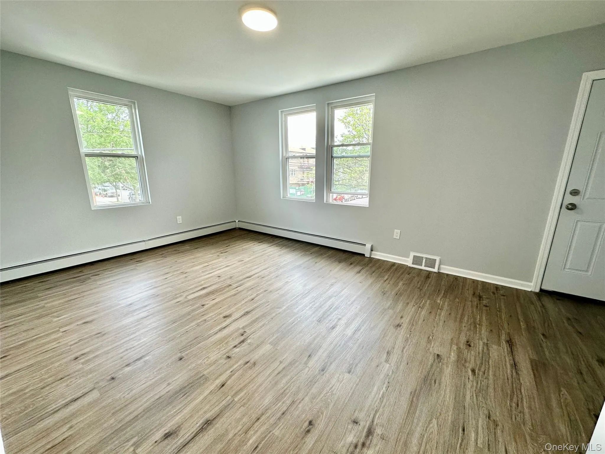 213-49 39th Avenue, New York, NY, 3 Bedrooms Bedrooms, 6 Rooms Rooms,1 BathroomBathrooms,Residential Lease,For Rent,39th,0,1031323 213-49 39th Avenue, New York, NY, 3 Bedrooms Bedrooms, 6 Rooms Rooms,1 BathroomBathrooms,Residential Lease,For Rent,39th,0,1031323